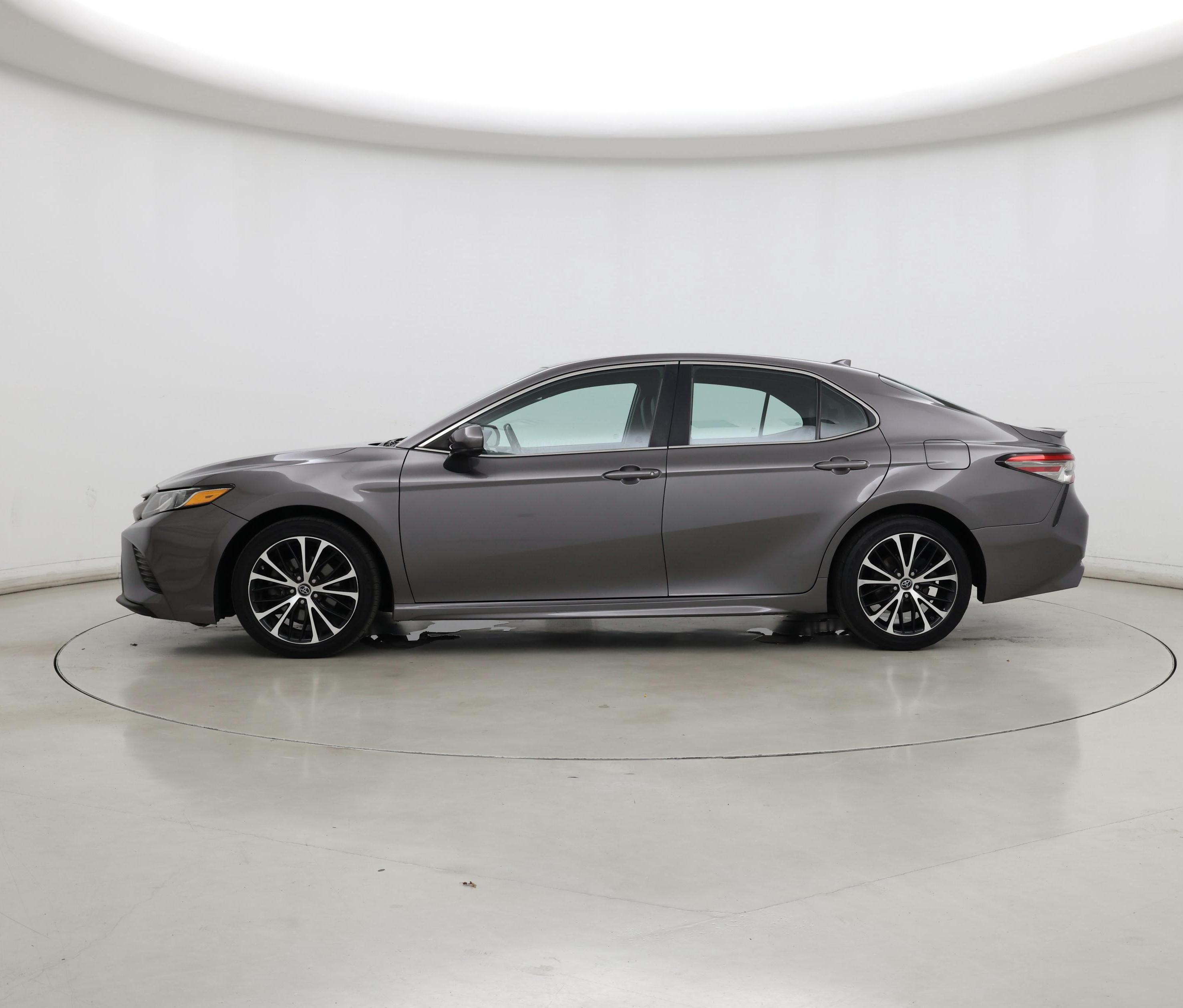 Thumbnail: 2019 Toyota Camry - 3