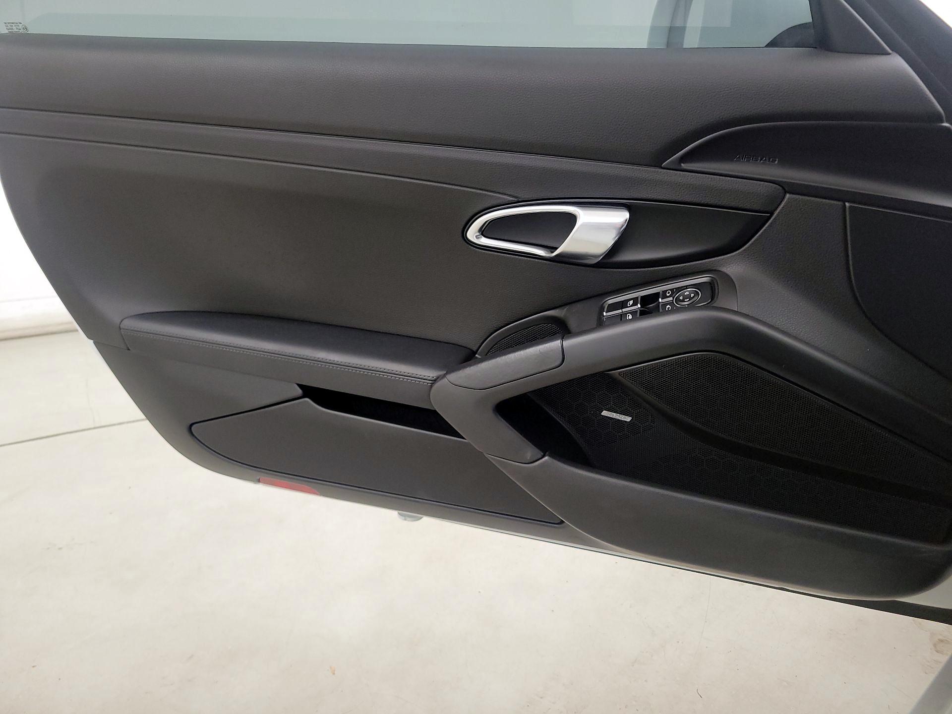 Thumbnail: 2015 Porsche Cayman - 12