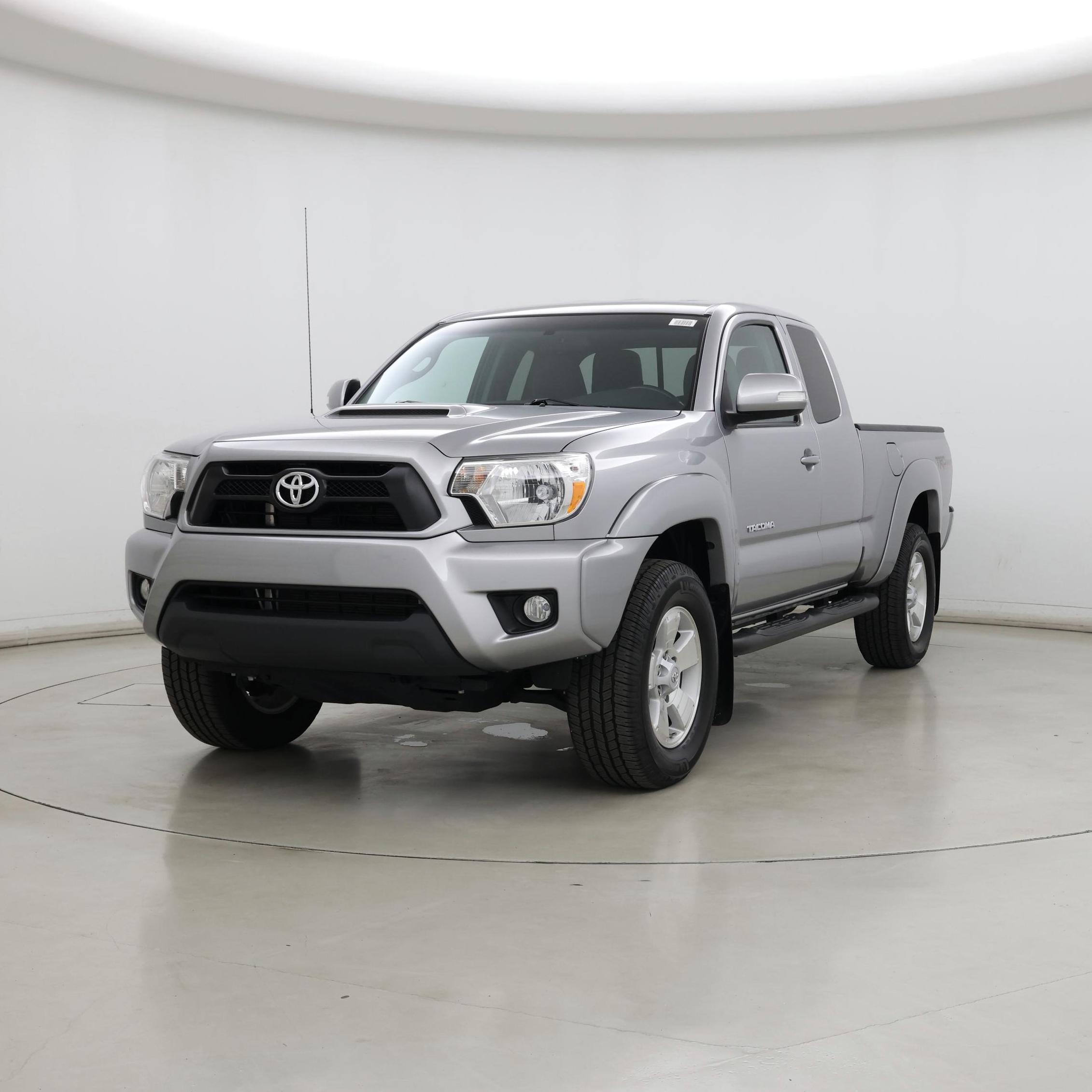 Thumbnail: 2015 Toyota Tacoma - 4