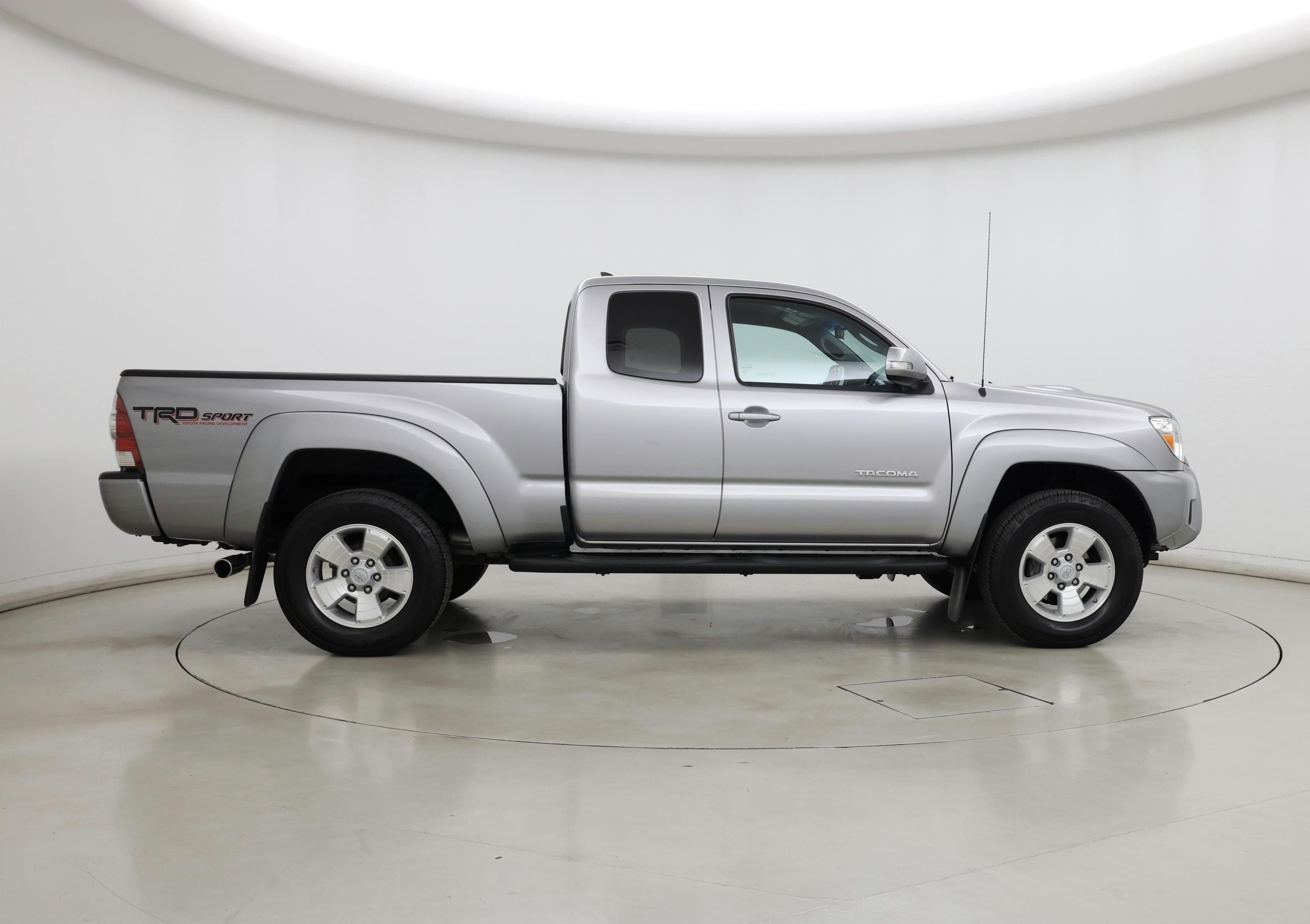 Thumbnail: 2015 Toyota Tacoma - 7