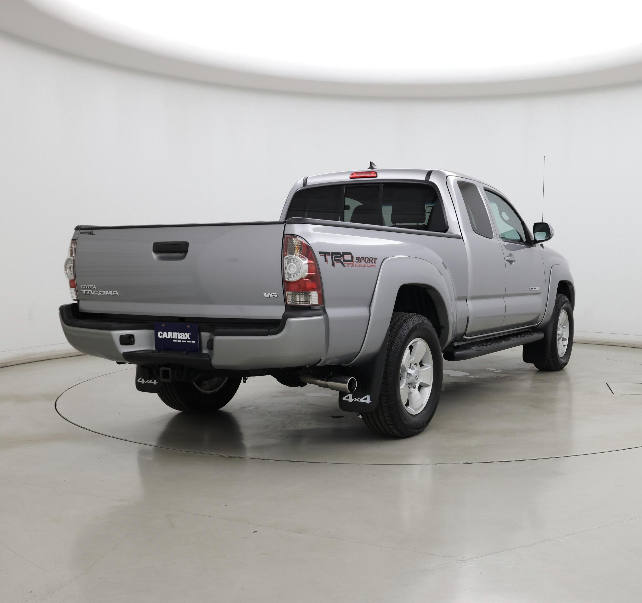 Thumbnail: 2015 Toyota Tacoma - 8