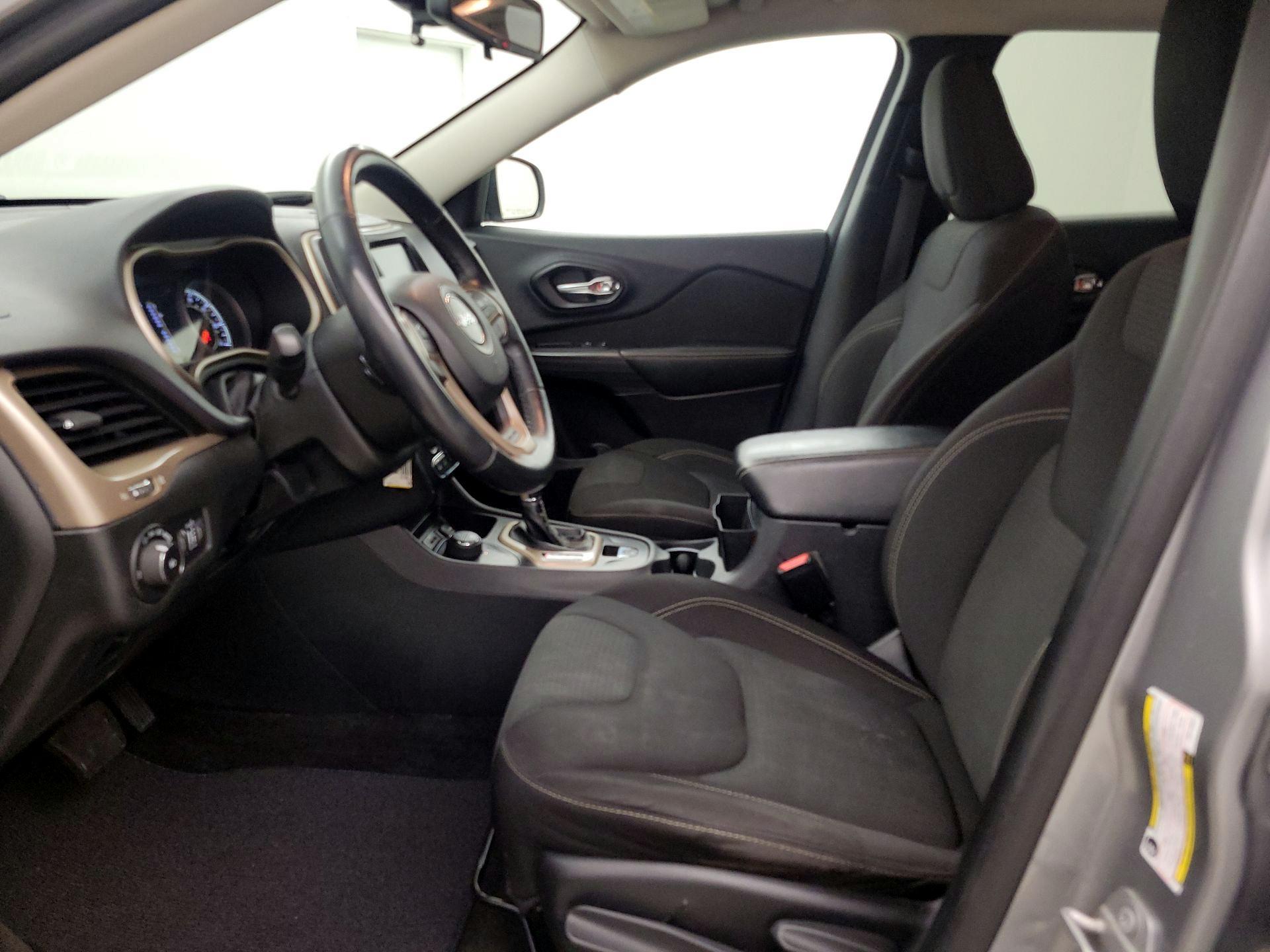 Thumbnail: 2015 Jeep Cherokee - 11