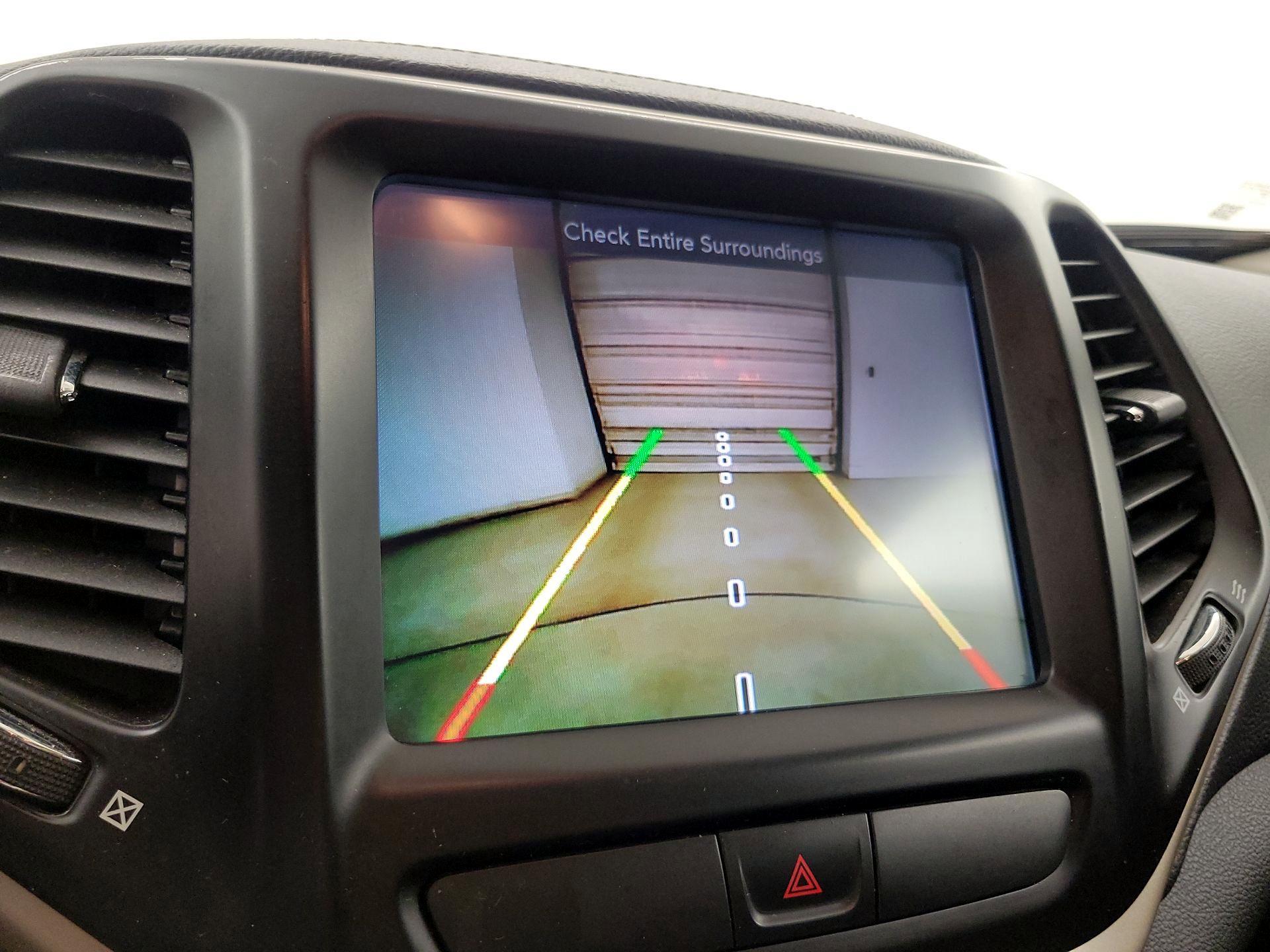 Thumbnail: 2015 Jeep Cherokee - 14