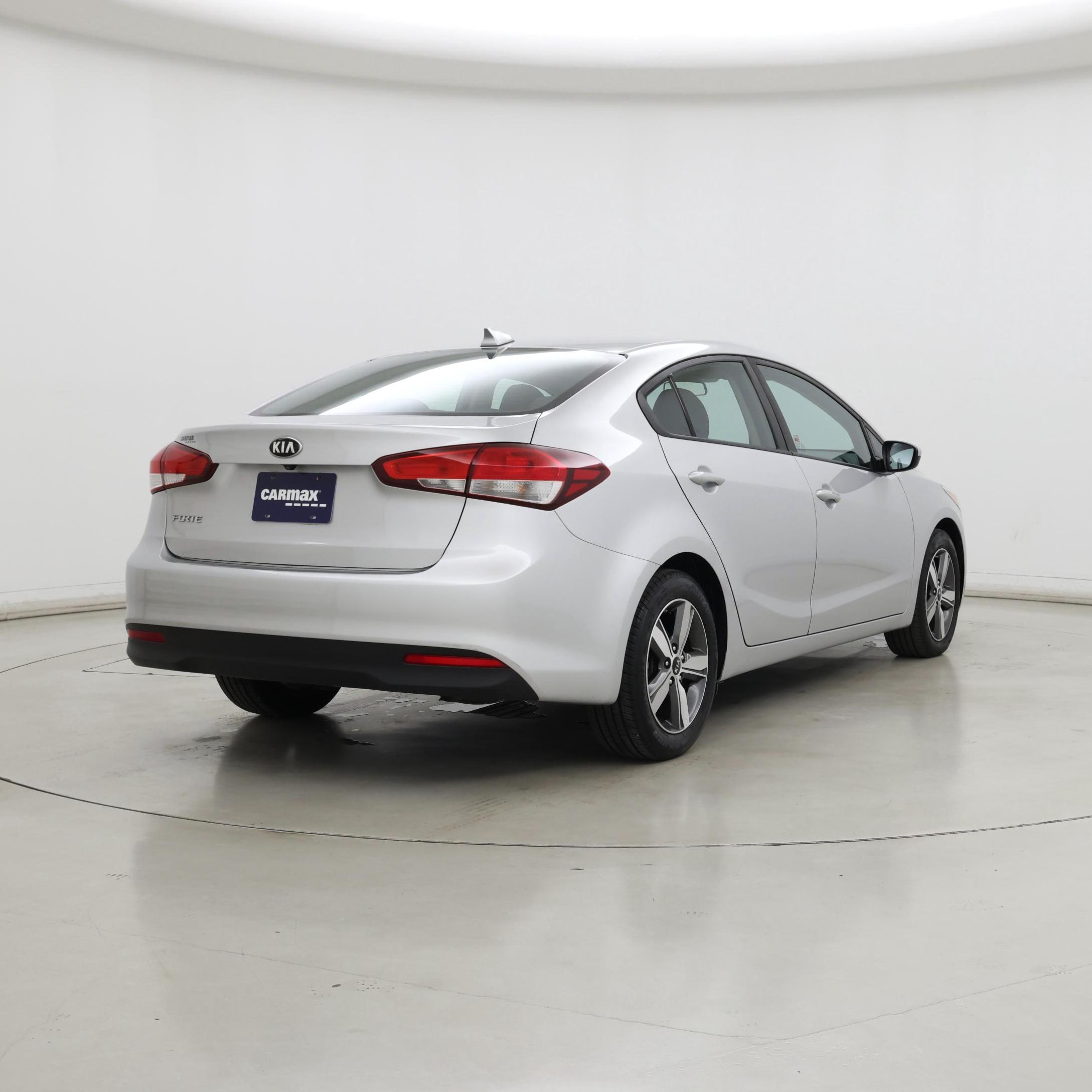Thumbnail: 2018 Kia Forte - 8
