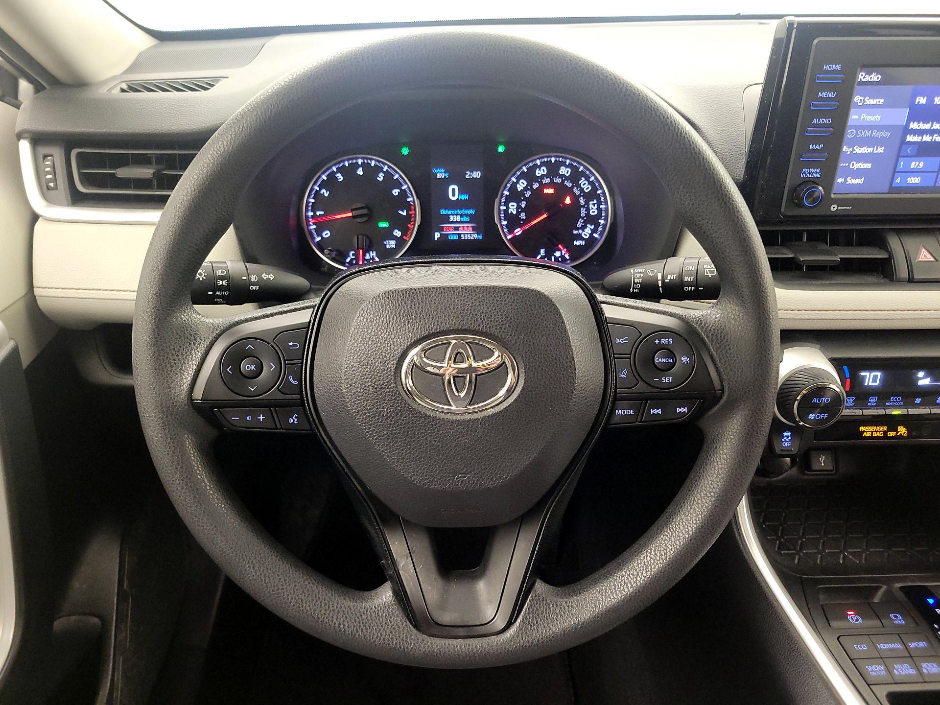 Thumbnail: 2020 Toyota RAV4 - 10