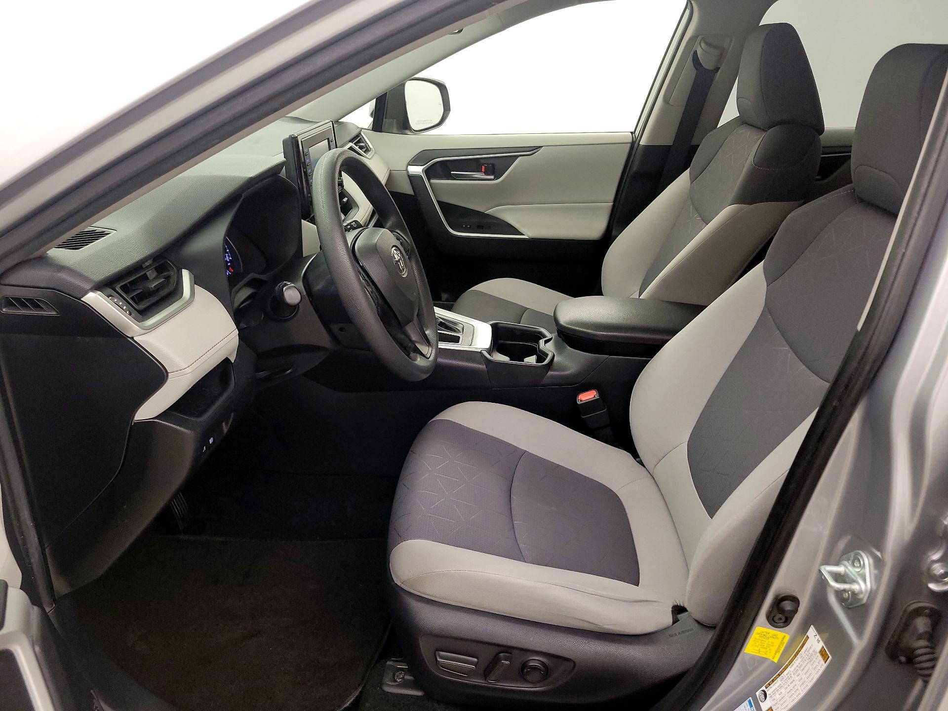Thumbnail: 2020 Toyota RAV4 - 11