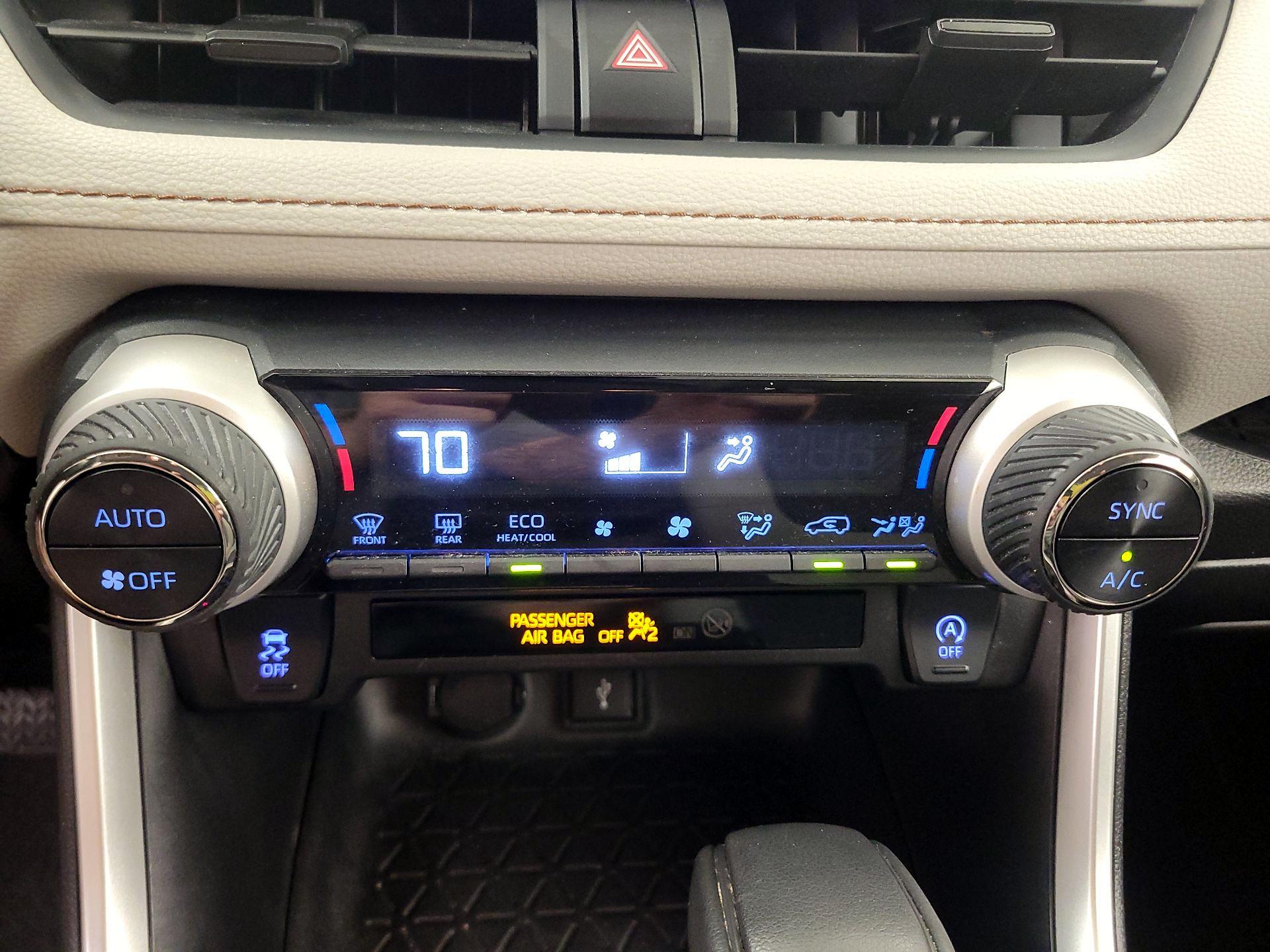 Thumbnail: 2020 Toyota RAV4 - 16