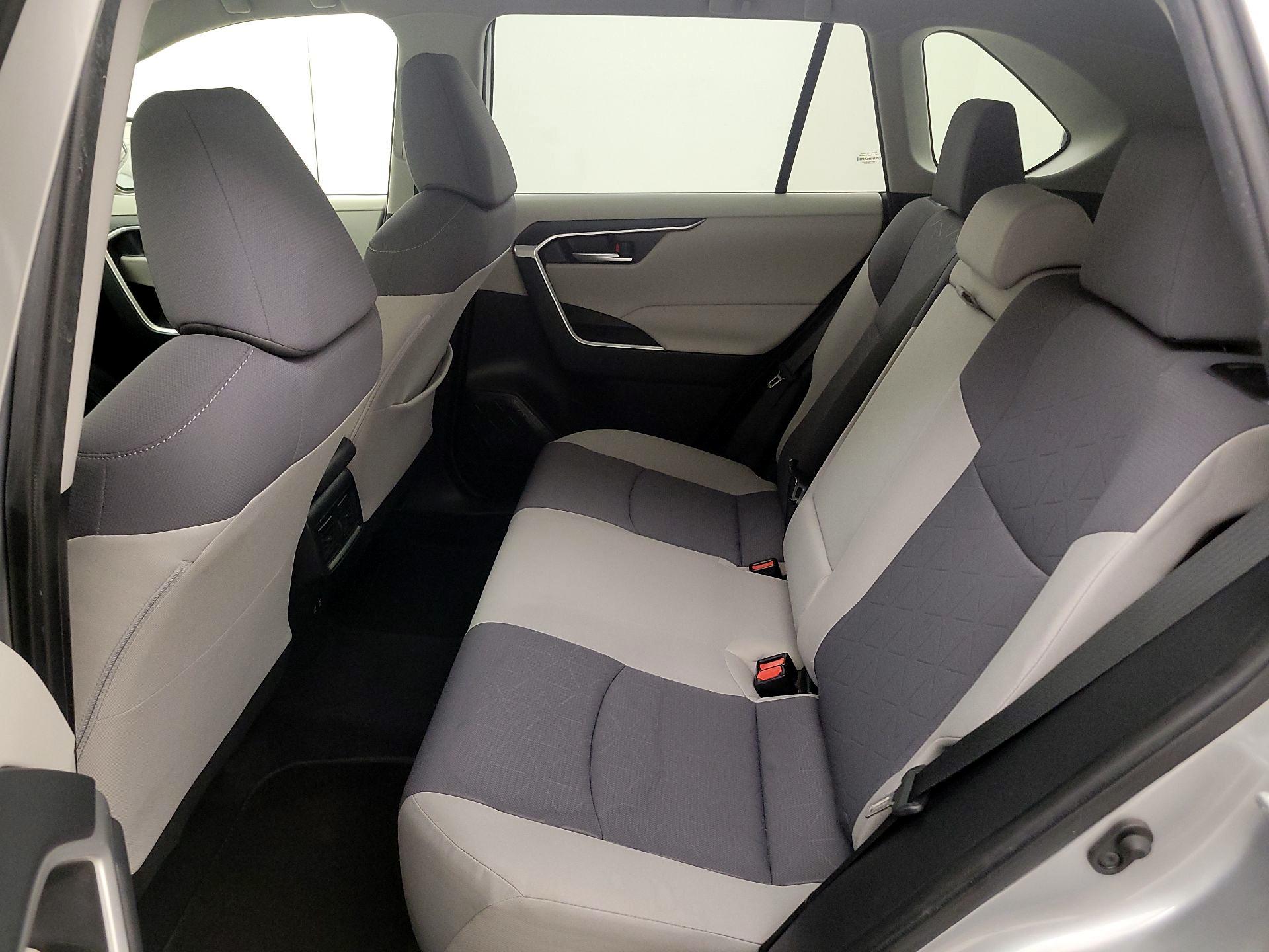 Thumbnail: 2020 Toyota RAV4 - 19