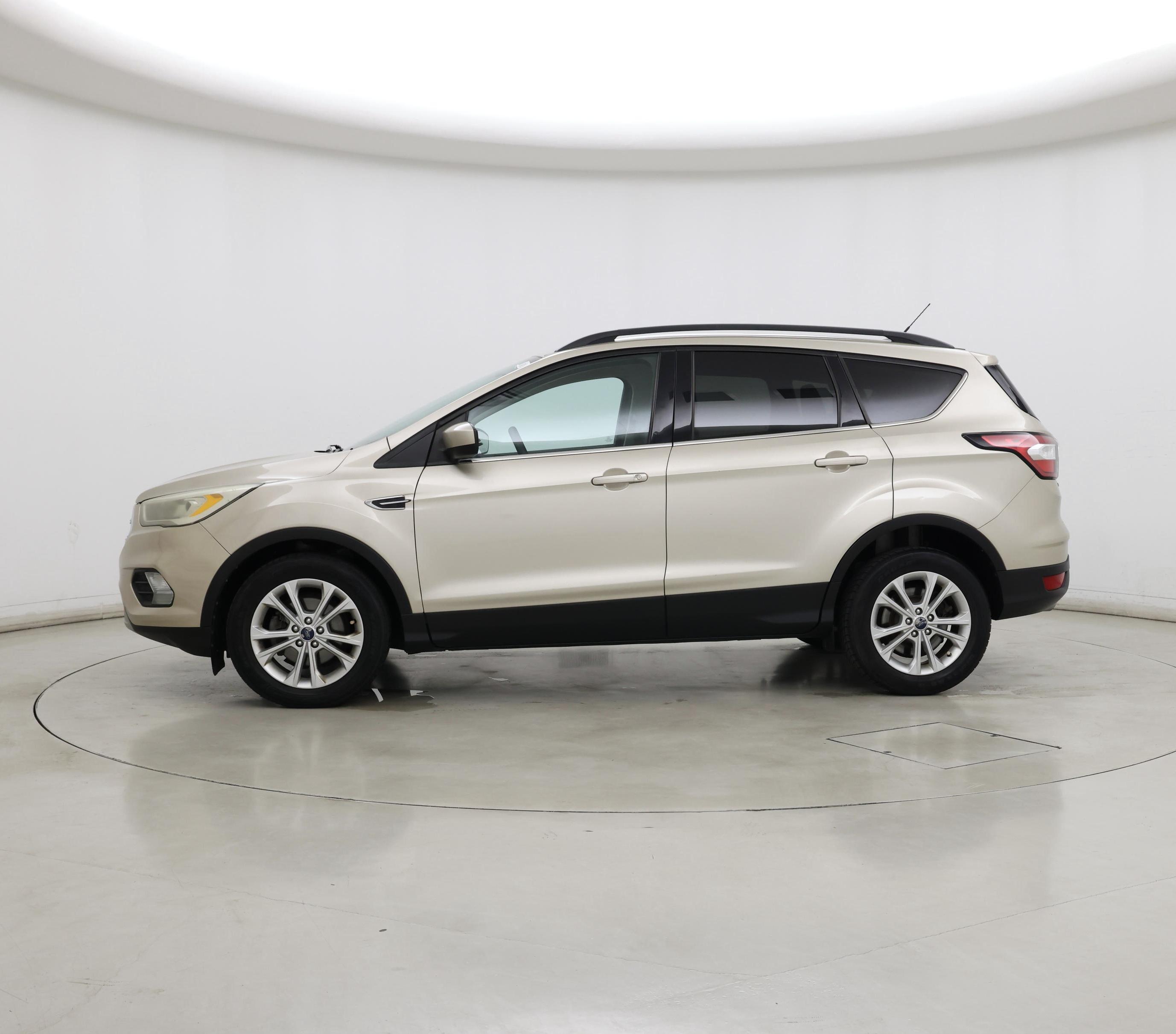 Thumbnail: 2017 Ford Escape - 3