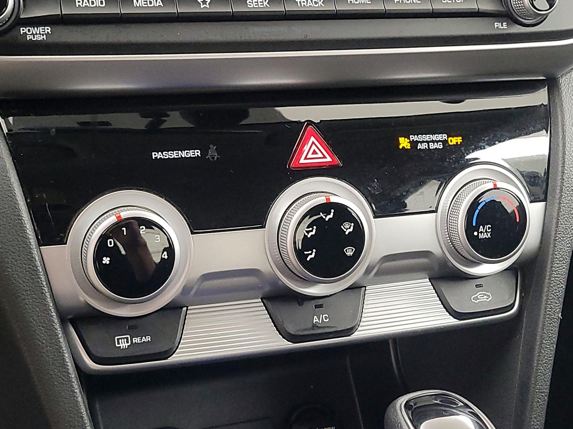 Thumbnail: 2019 Hyundai Elantra - 16