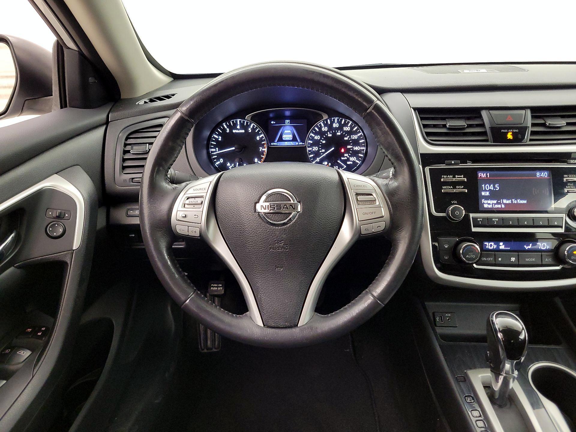 Thumbnail: 2018 Nissan Altima - 10