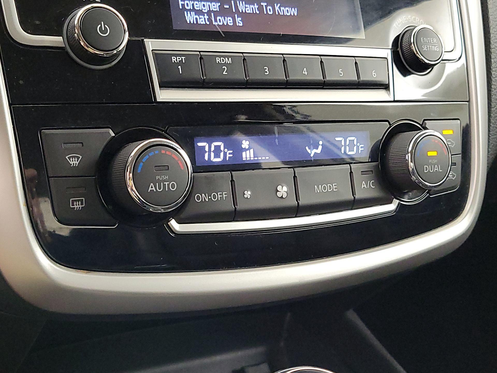 Thumbnail: 2018 Nissan Altima - 16