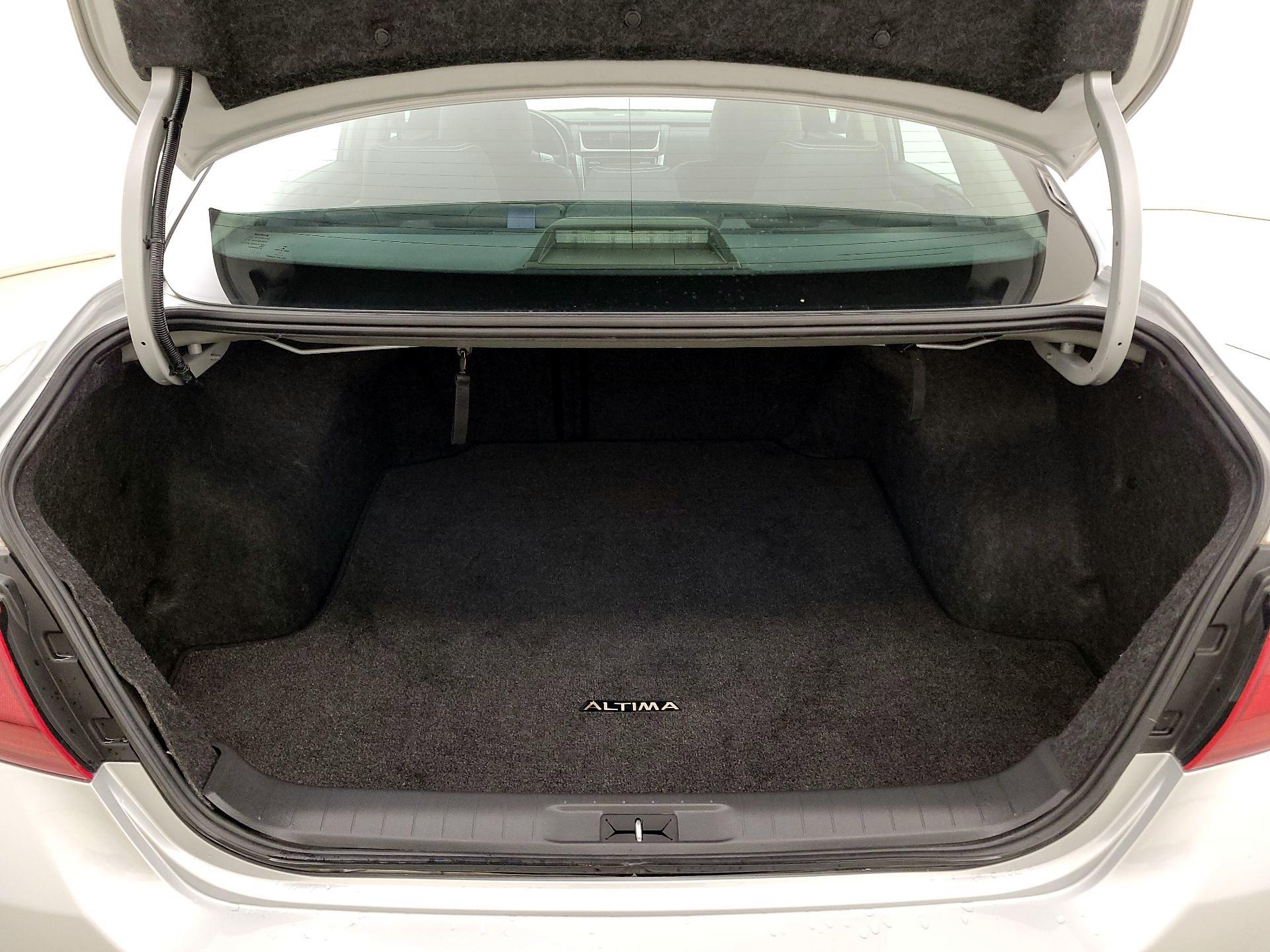 Thumbnail: 2018 Nissan Altima - 20