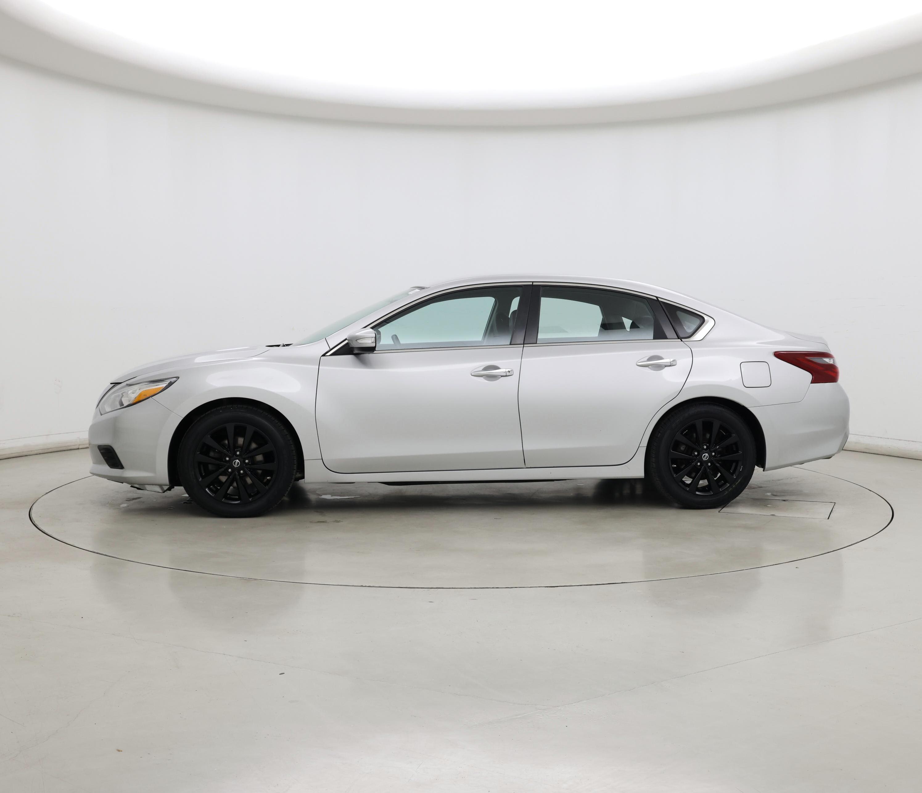 Thumbnail: 2018 Nissan Altima - 3