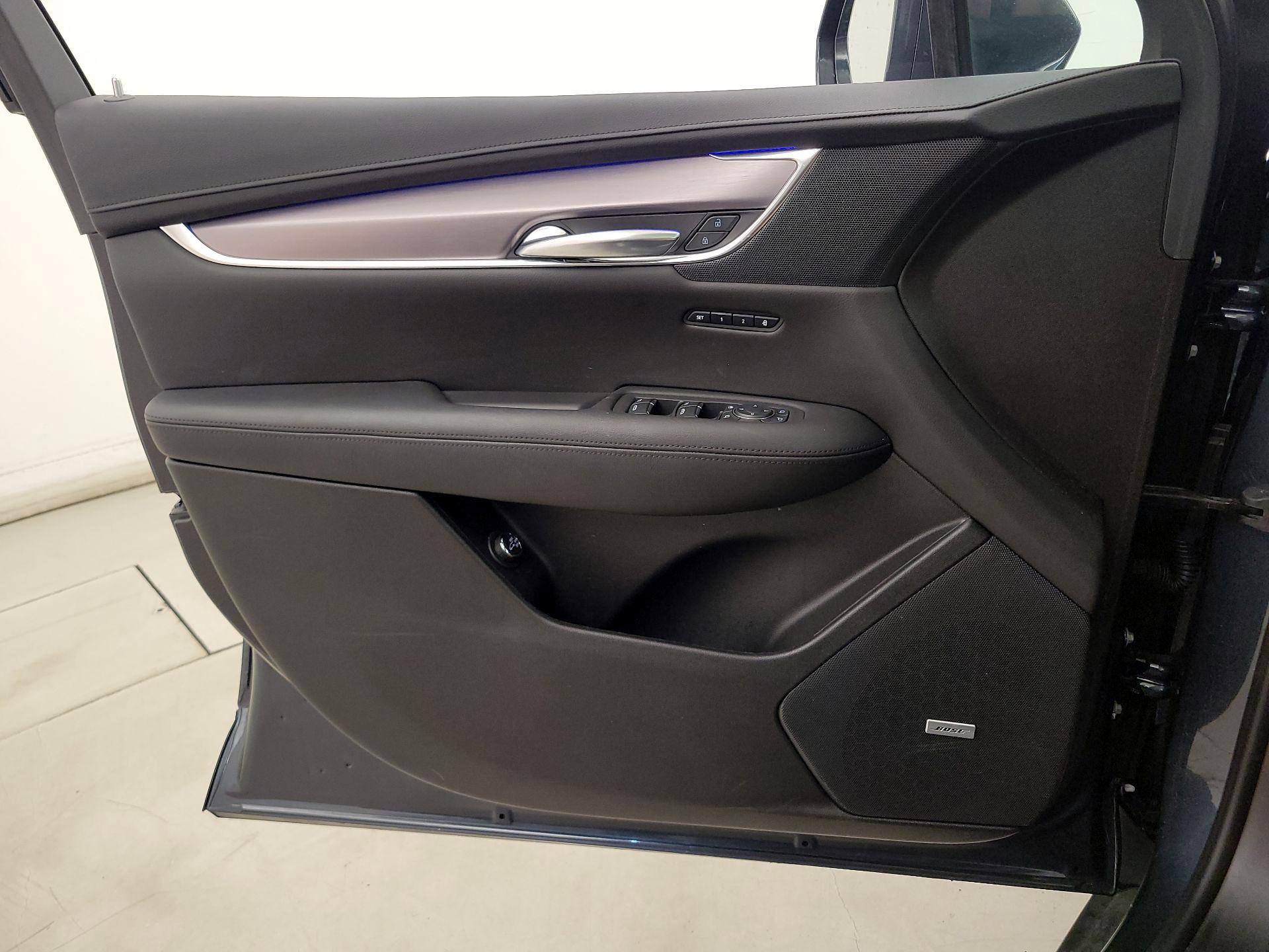 Thumbnail: 2019 Cadillac XT5 - 12