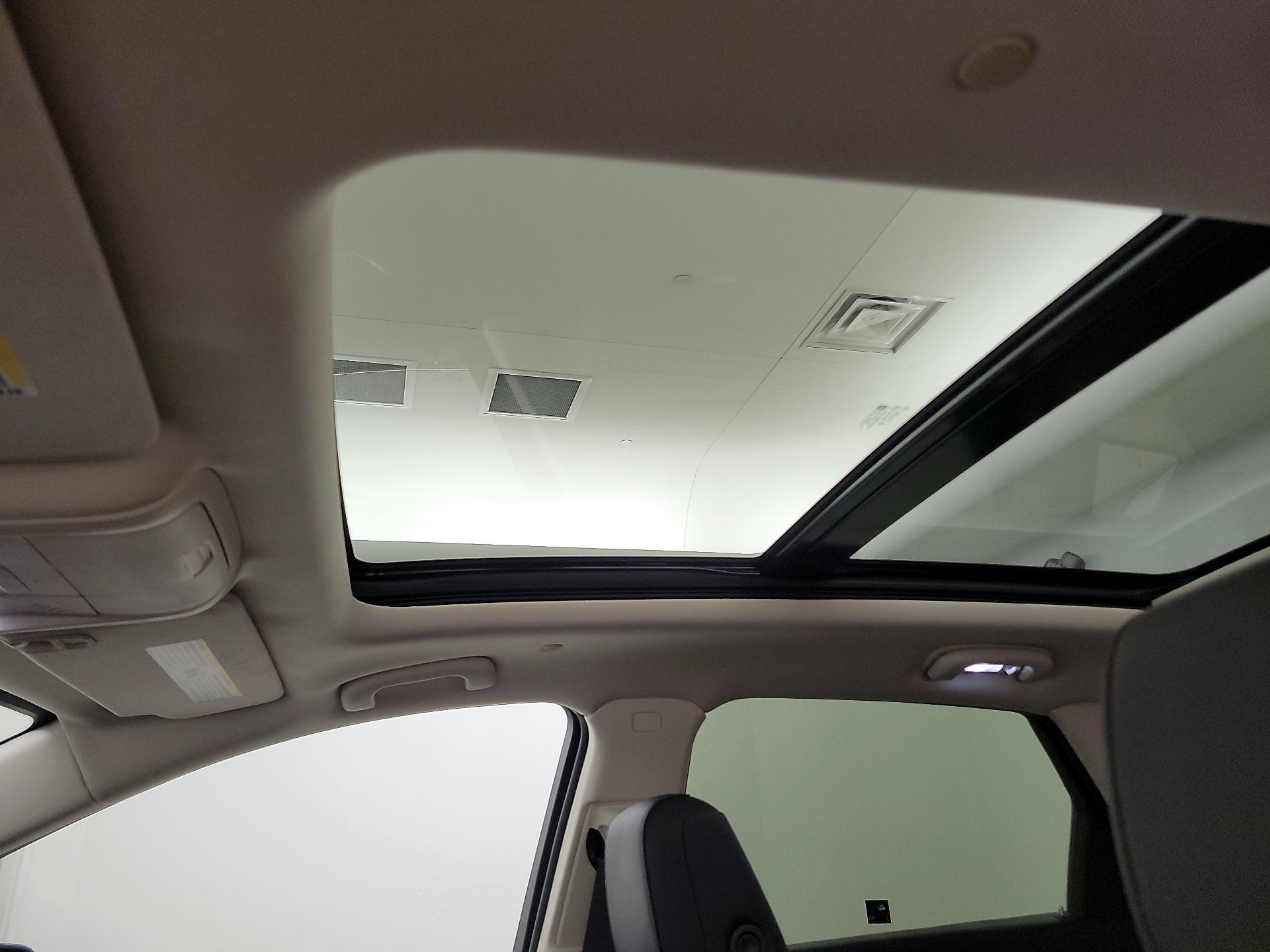 Thumbnail: 2019 Cadillac XT5 - 20