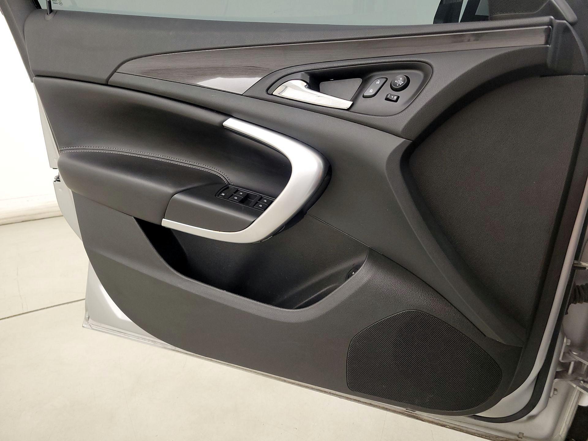 Thumbnail: 2017 Buick Regal - 12