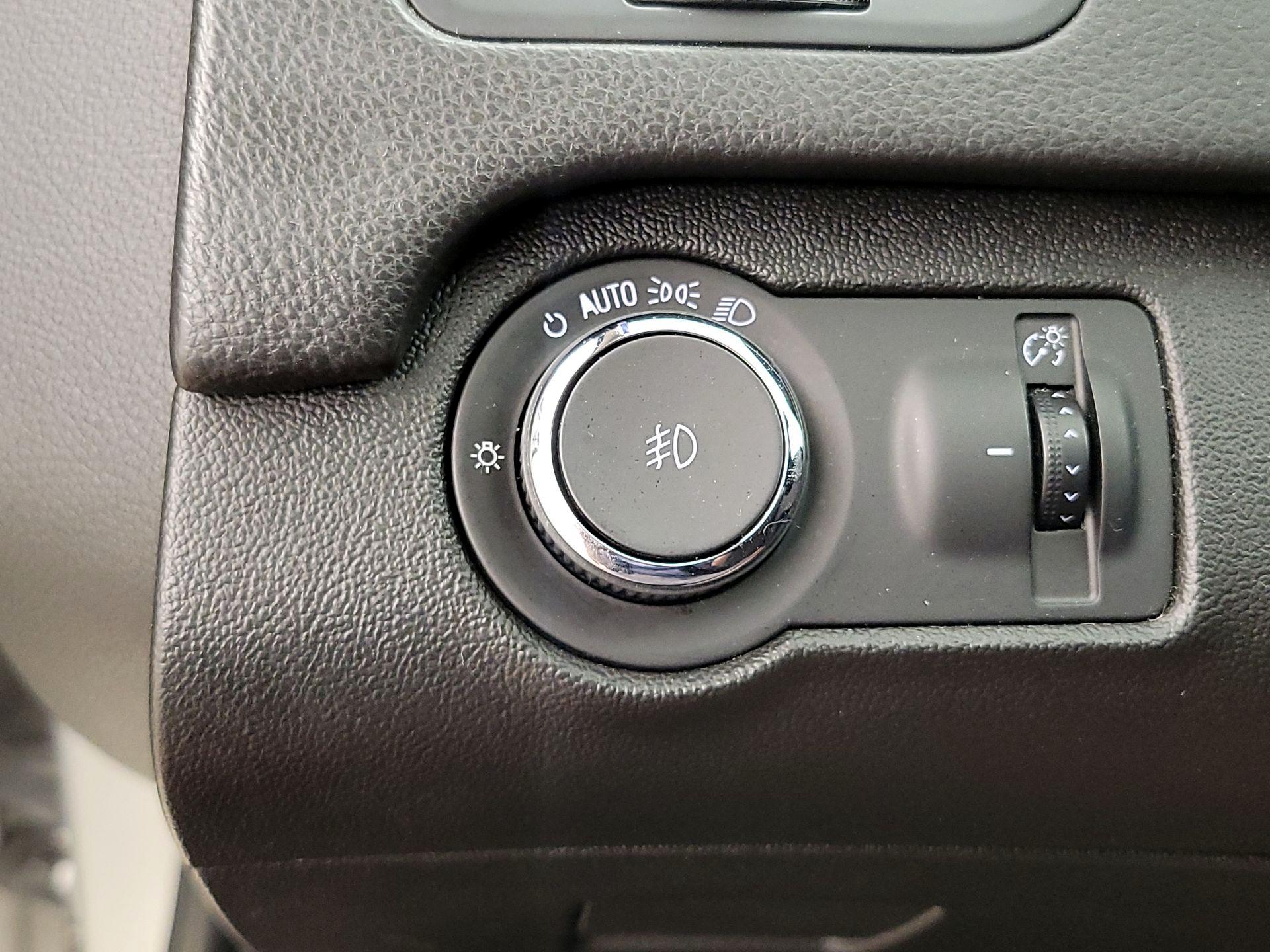 Thumbnail: 2017 Buick Regal - 13