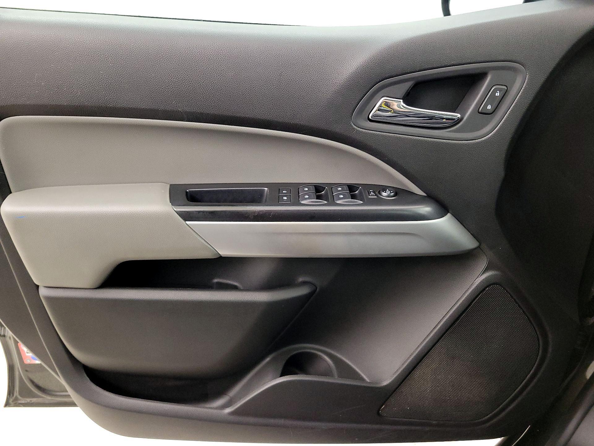 Thumbnail: 2018 Chevrolet Colorado - 12