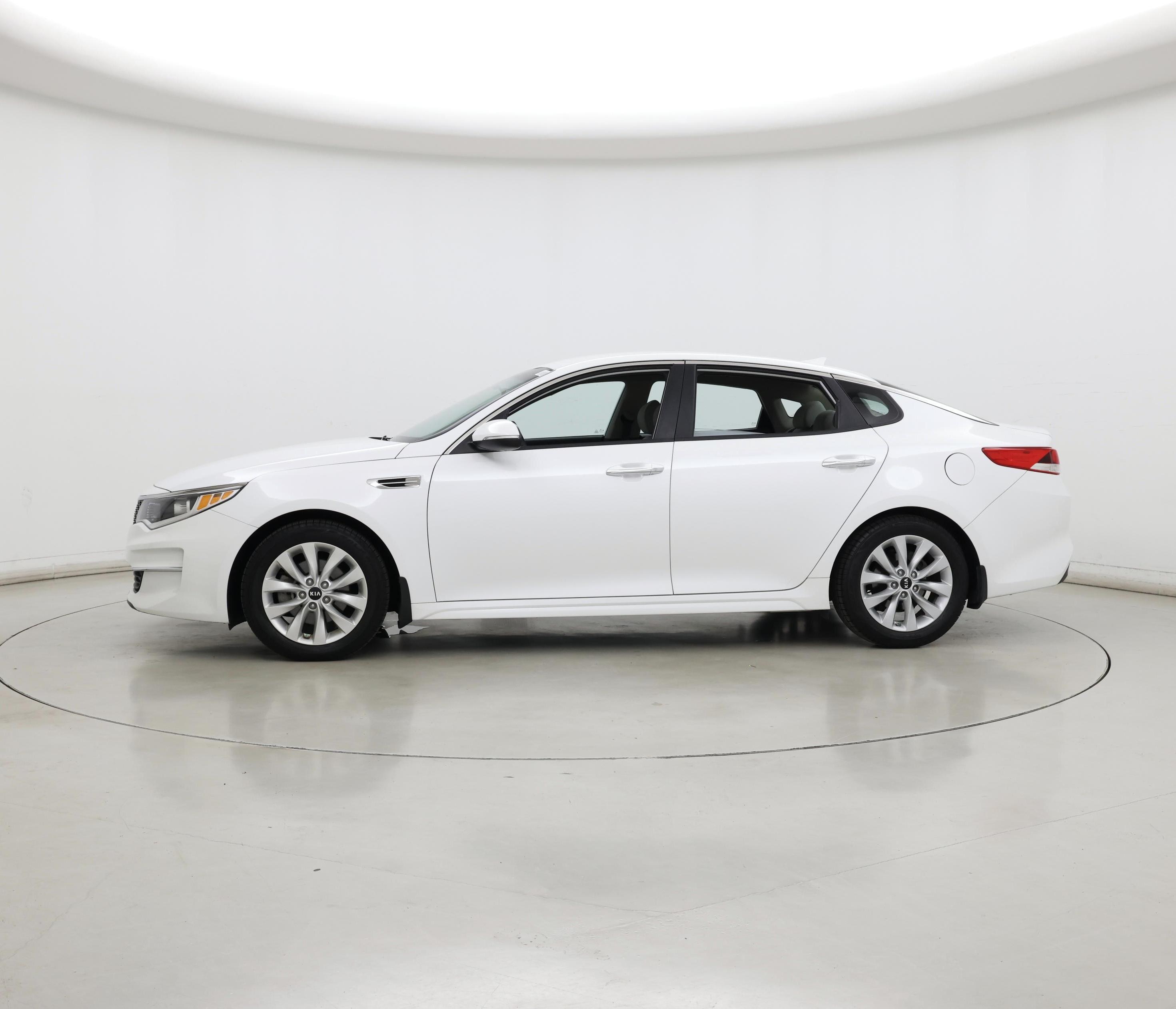 Thumbnail: 2018 Kia Optima - 3