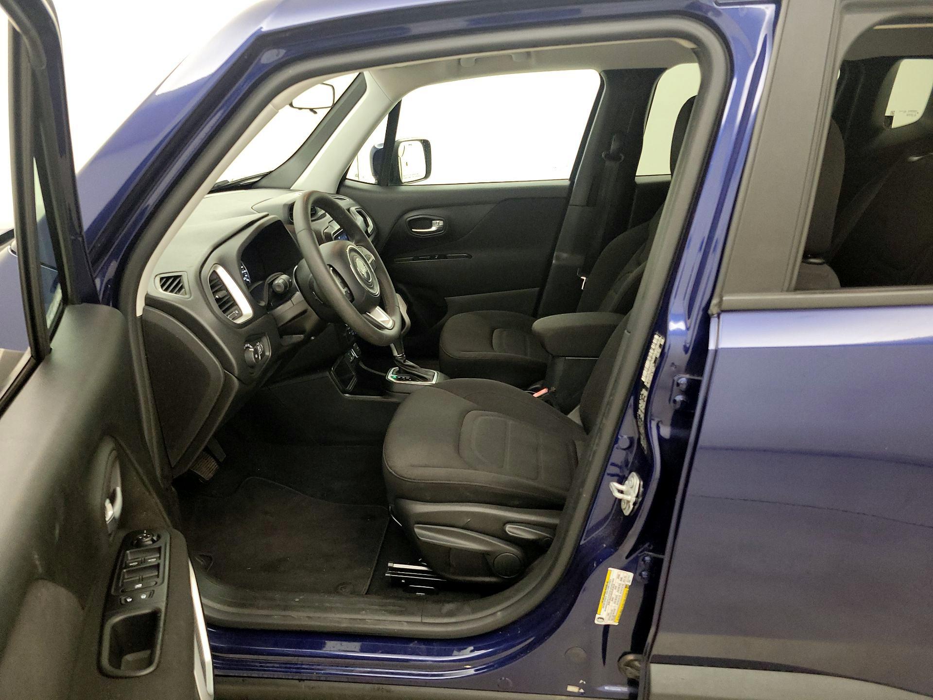 Thumbnail: 2019 Jeep Renegade - 11