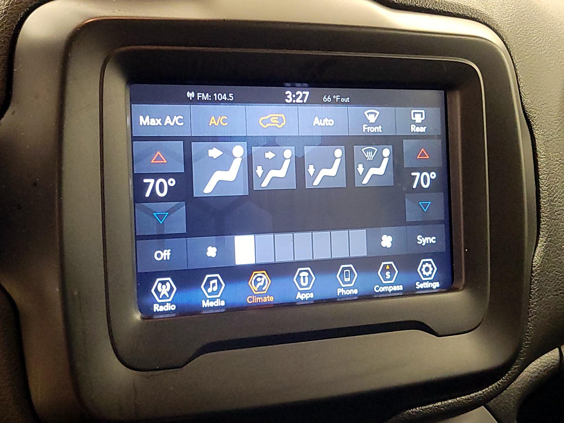 Thumbnail: 2019 Jeep Renegade - 16