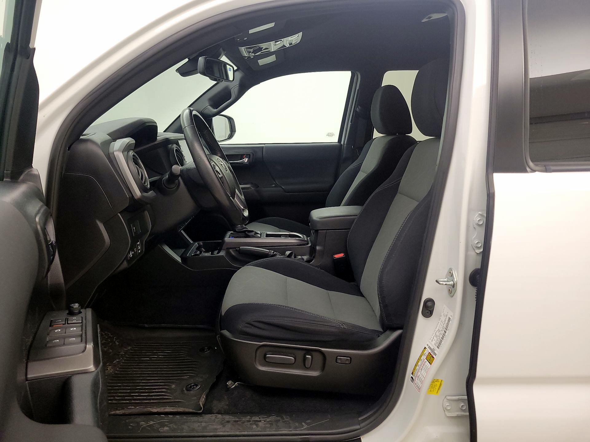 Thumbnail: 2021 Toyota Tacoma - 11