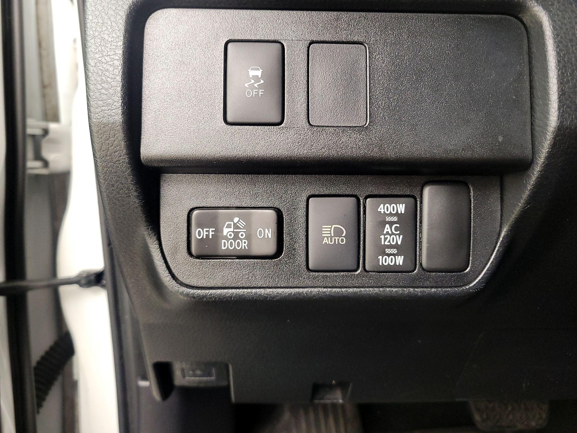 Thumbnail: 2021 Toyota Tacoma - 13