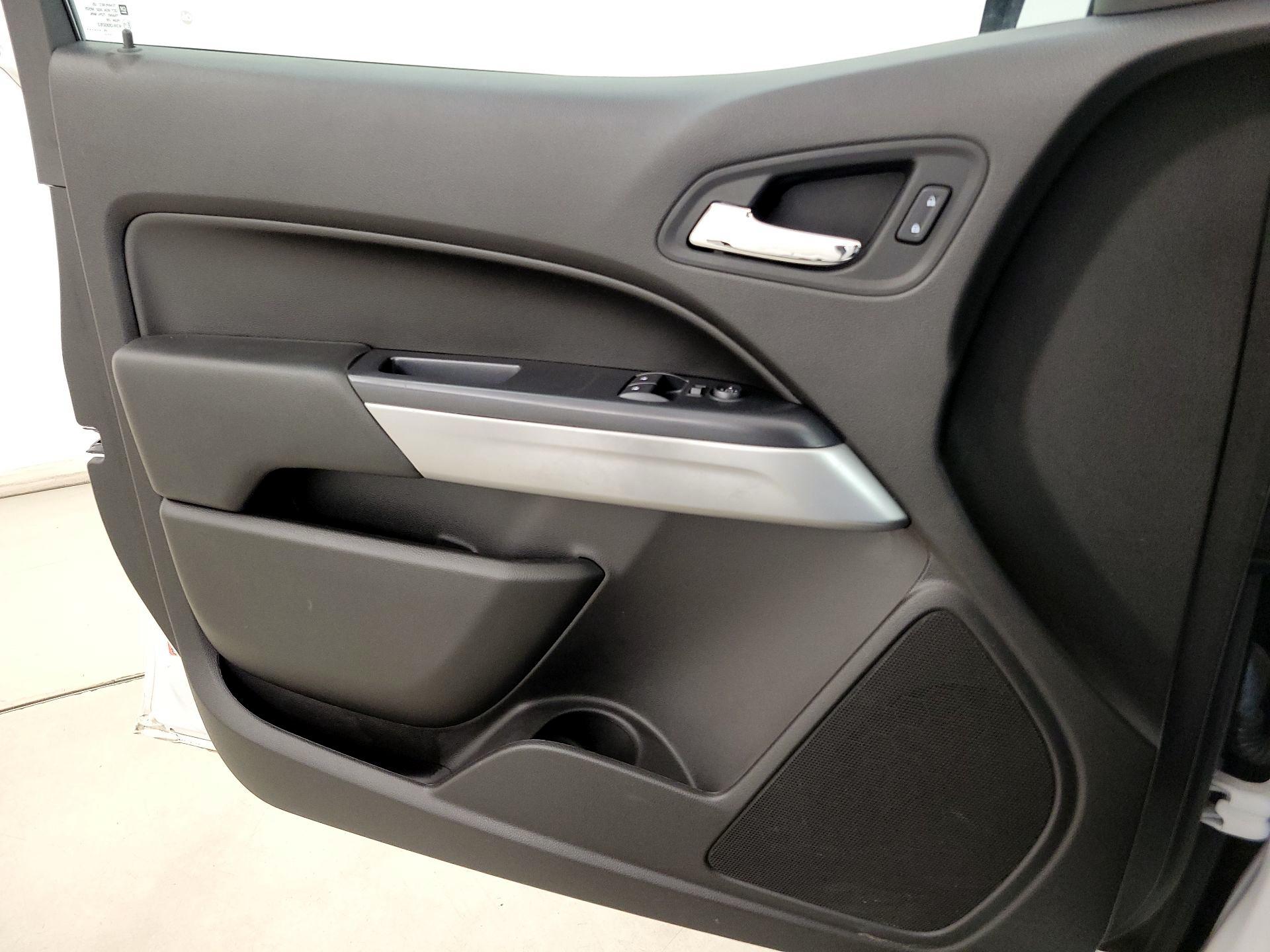 Thumbnail: 2016 Chevrolet Colorado - 12