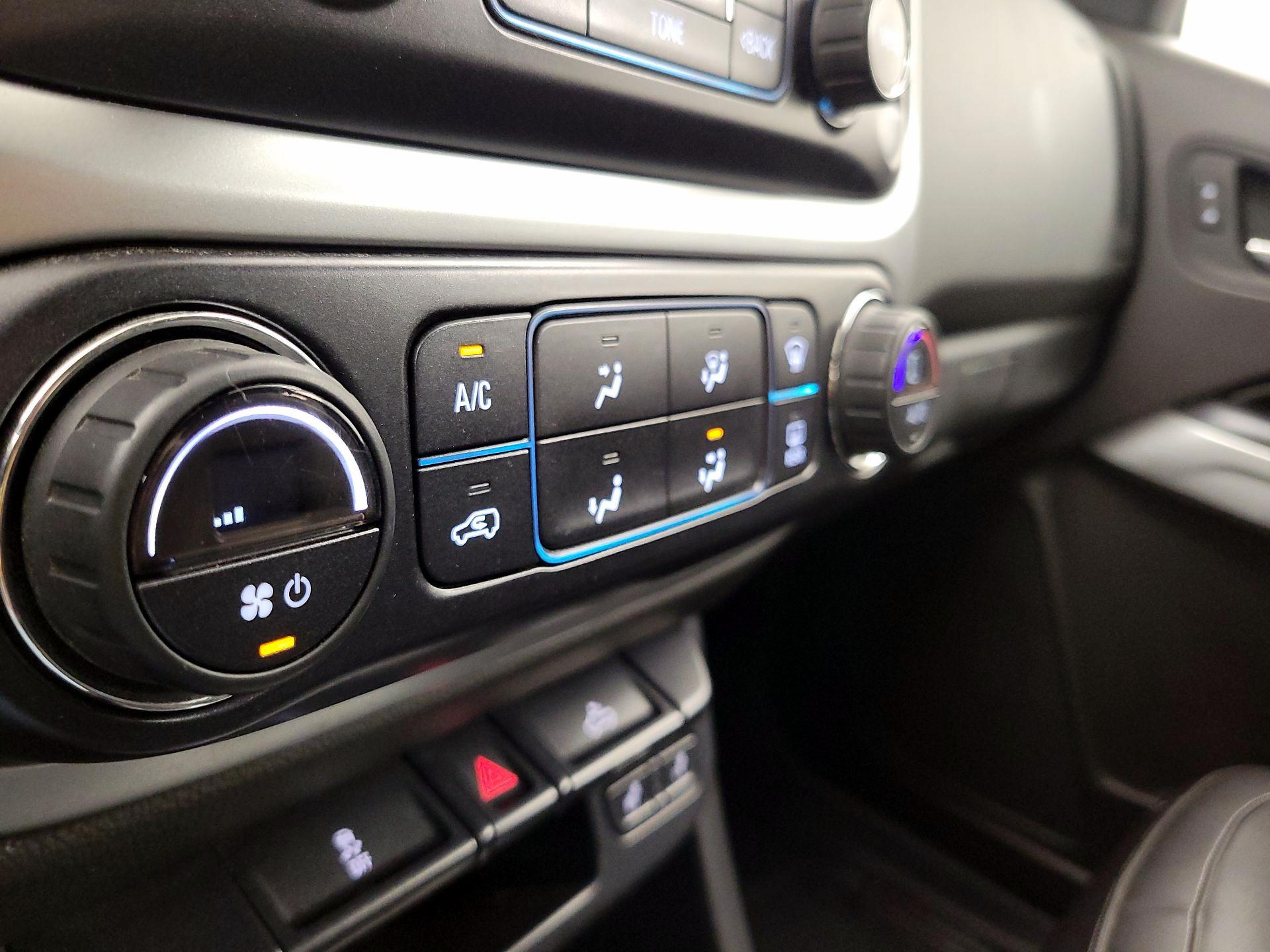 Thumbnail: 2016 Chevrolet Colorado - 16