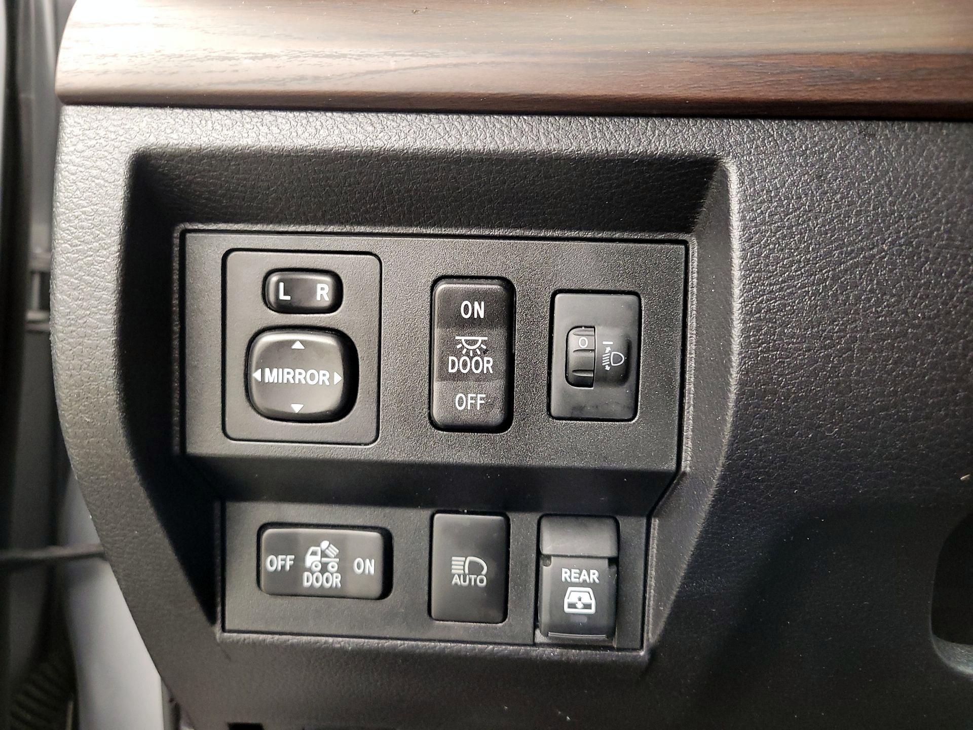 Thumbnail: 2021 Toyota Tundra - 13