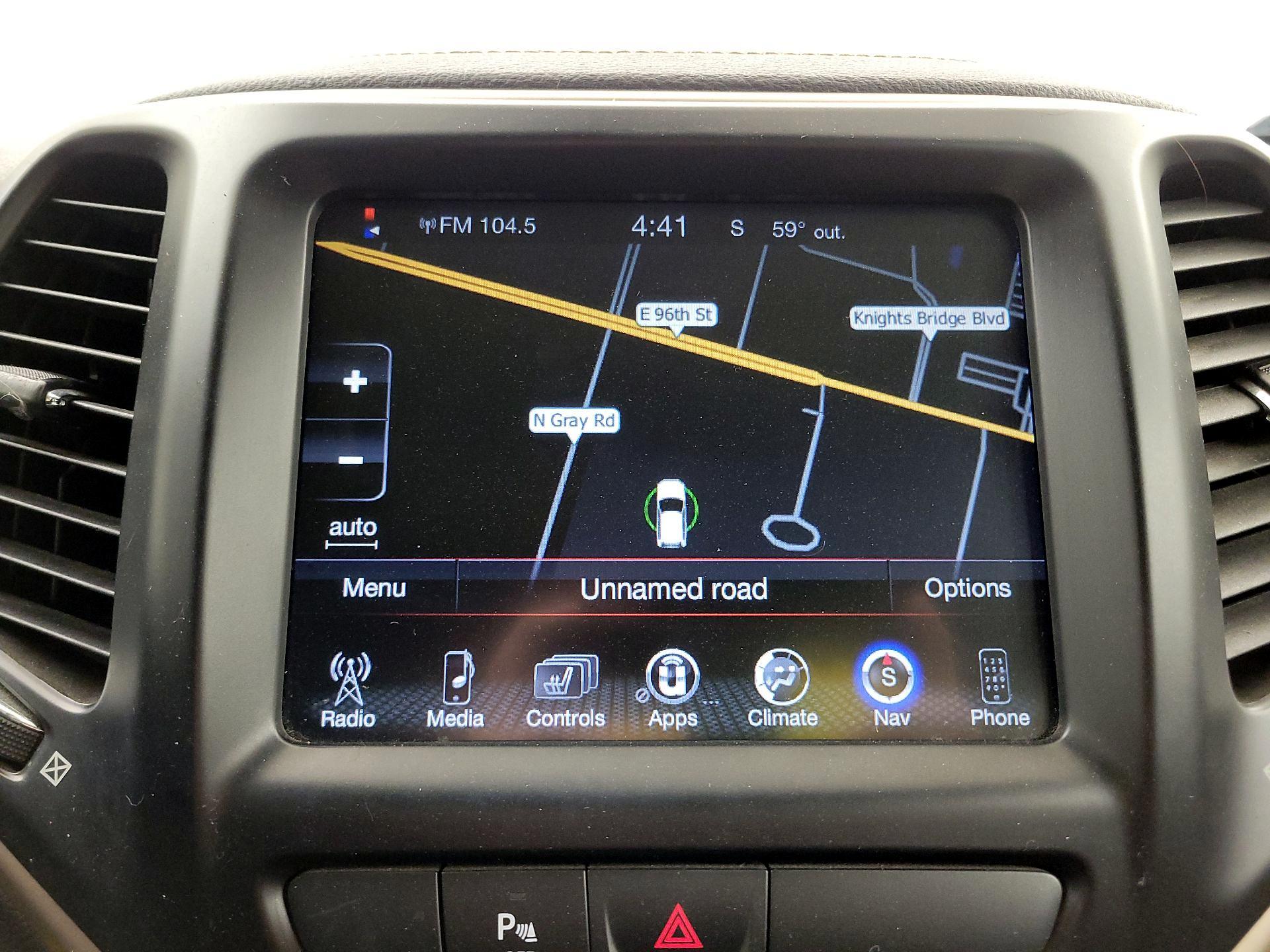 Thumbnail: 2018 Jeep Cherokee - 14