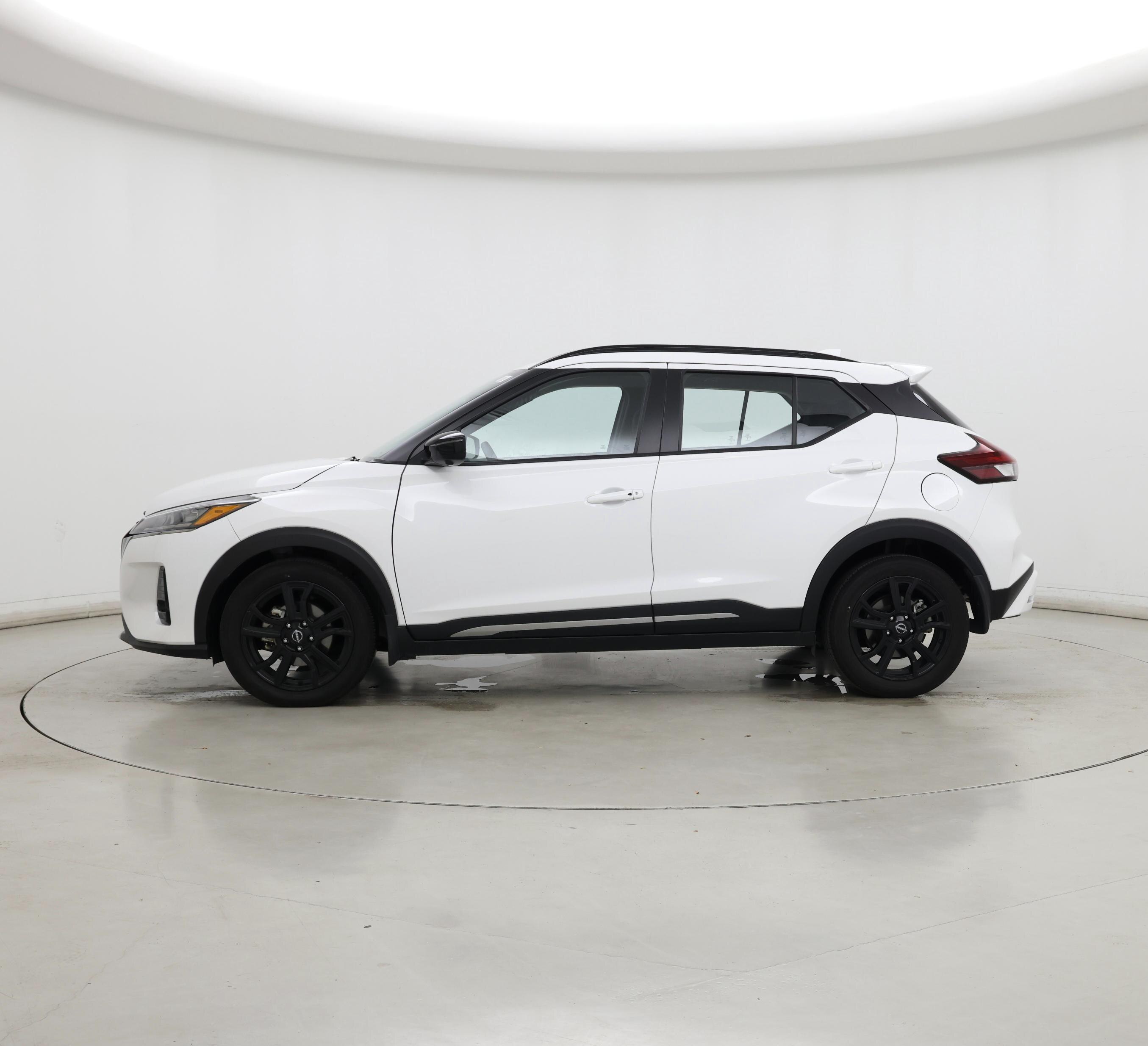 Thumbnail: 2024 Nissan Kicks - 3