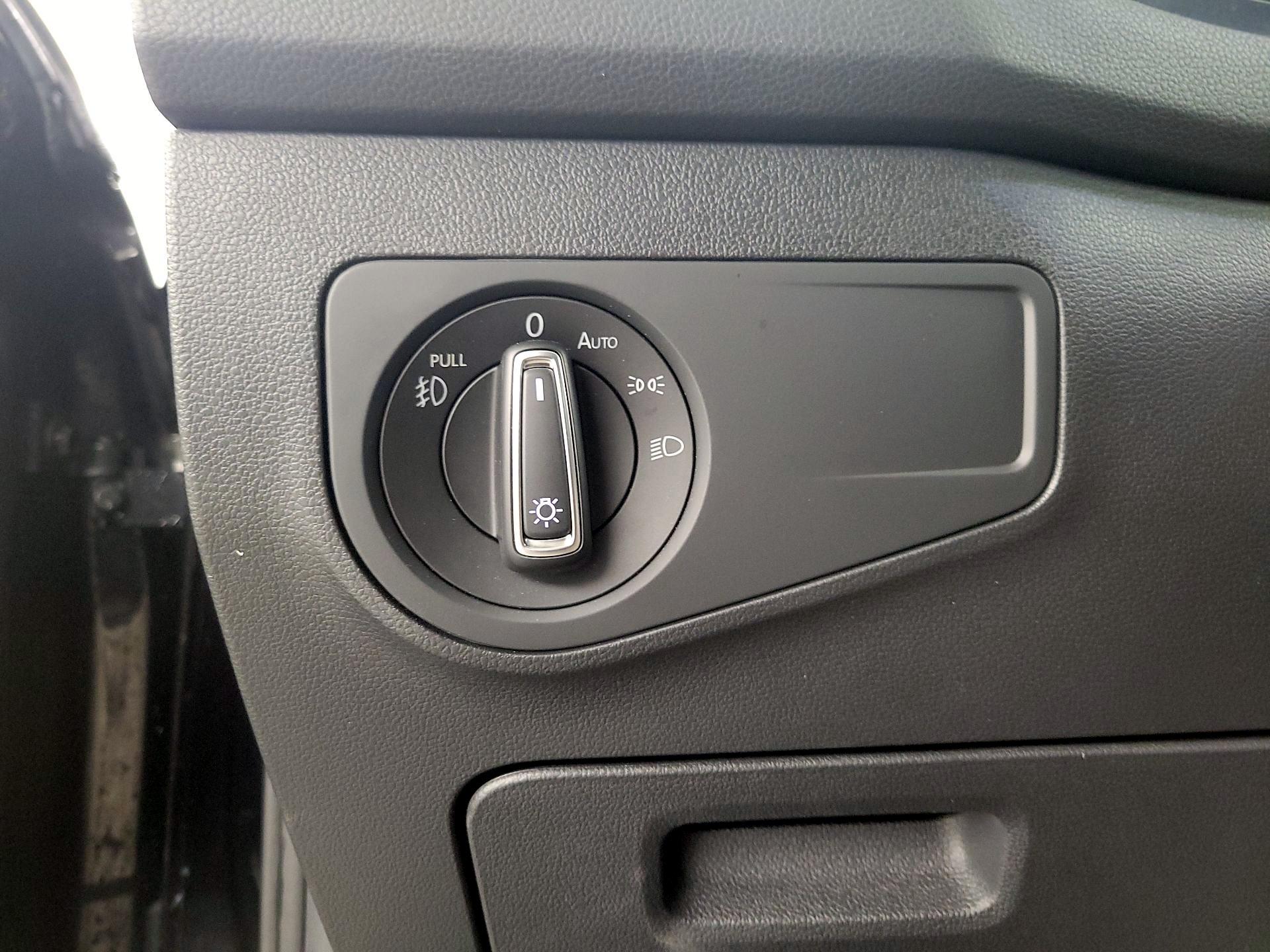 Thumbnail: 2019 Volkswagen Tiguan - 13