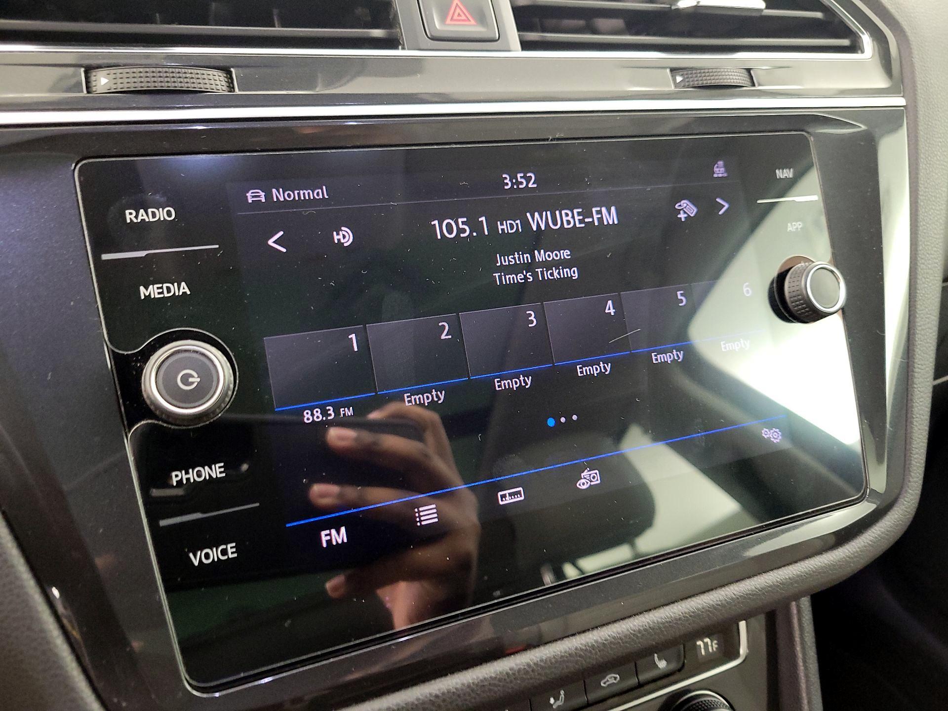 Thumbnail: 2019 Volkswagen Tiguan - 16