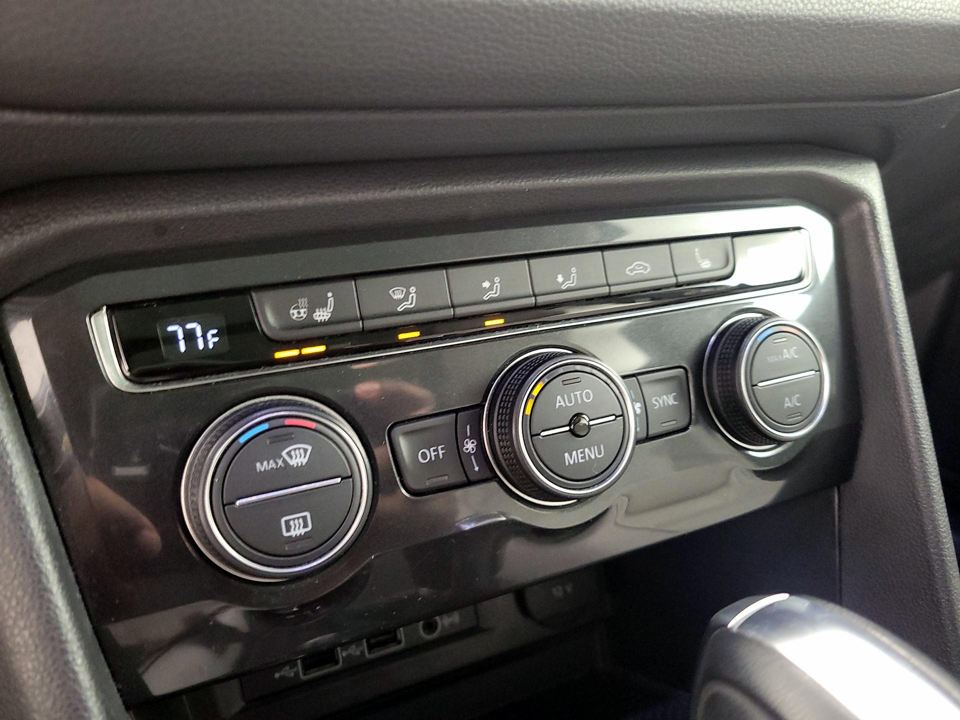 Thumbnail: 2019 Volkswagen Tiguan - 17