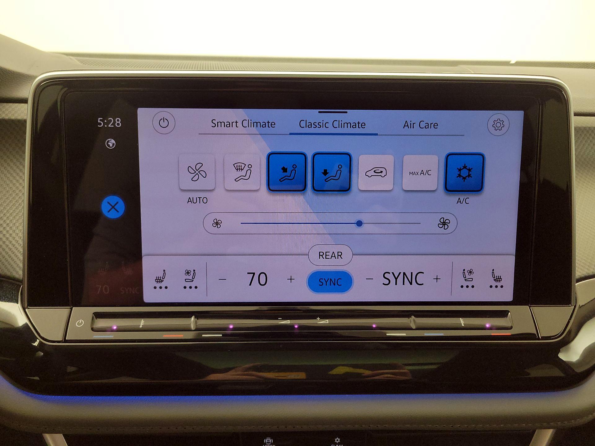 Thumbnail: 2025 Volkswagen Atlas - 16