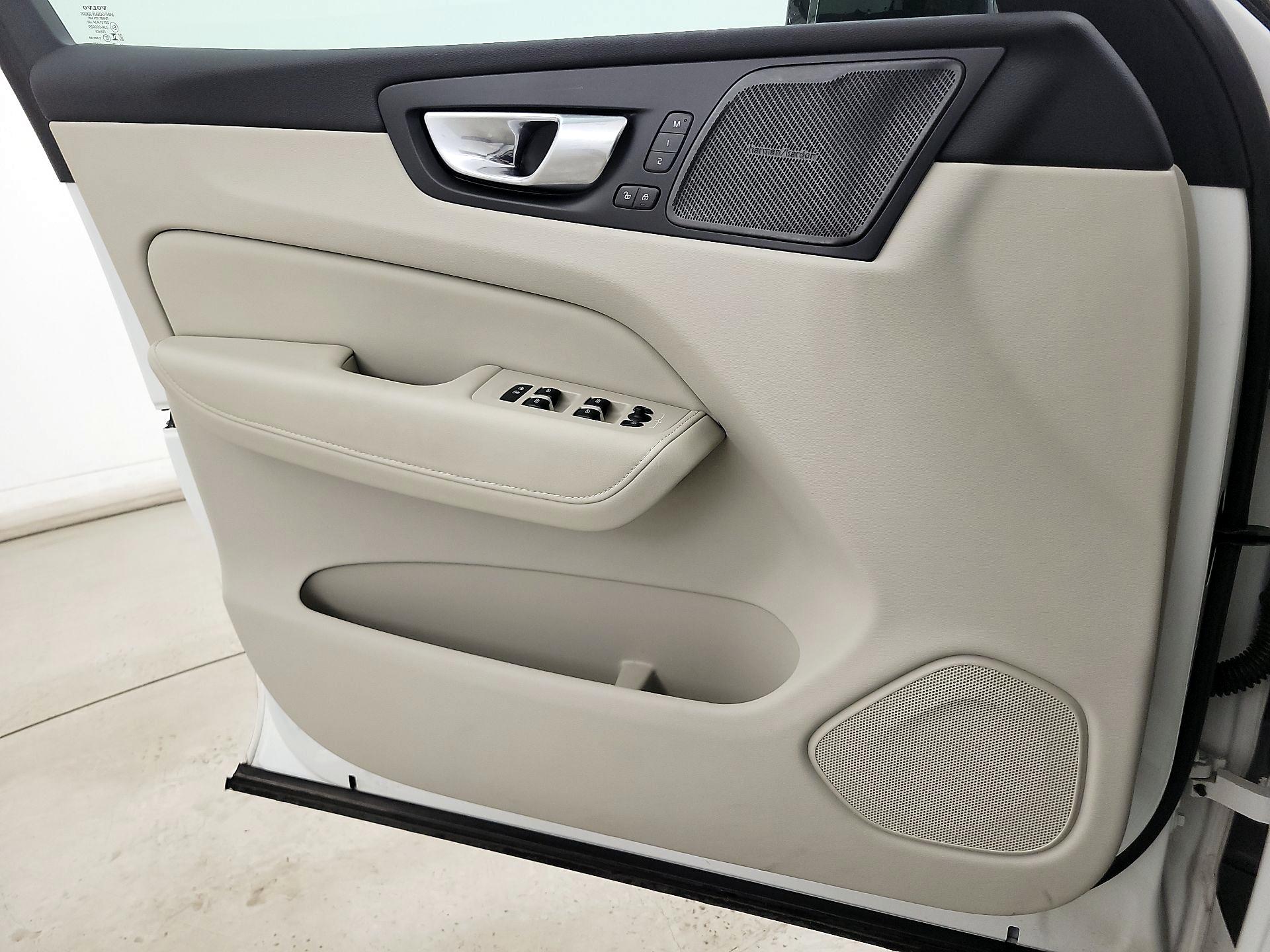 Thumbnail: 2024 Volvo XC60 - 12