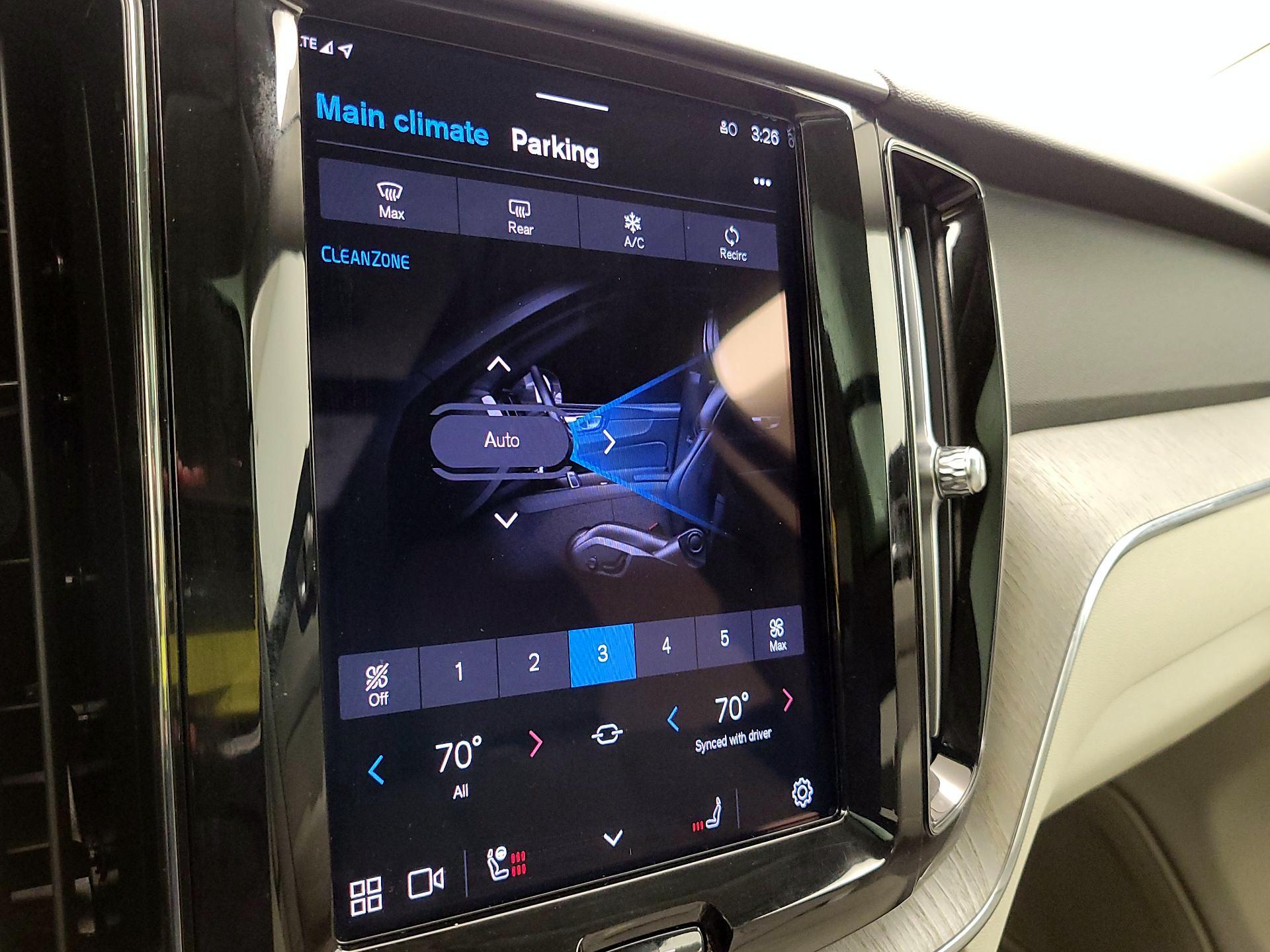 Thumbnail: 2024 Volvo XC60 - 17