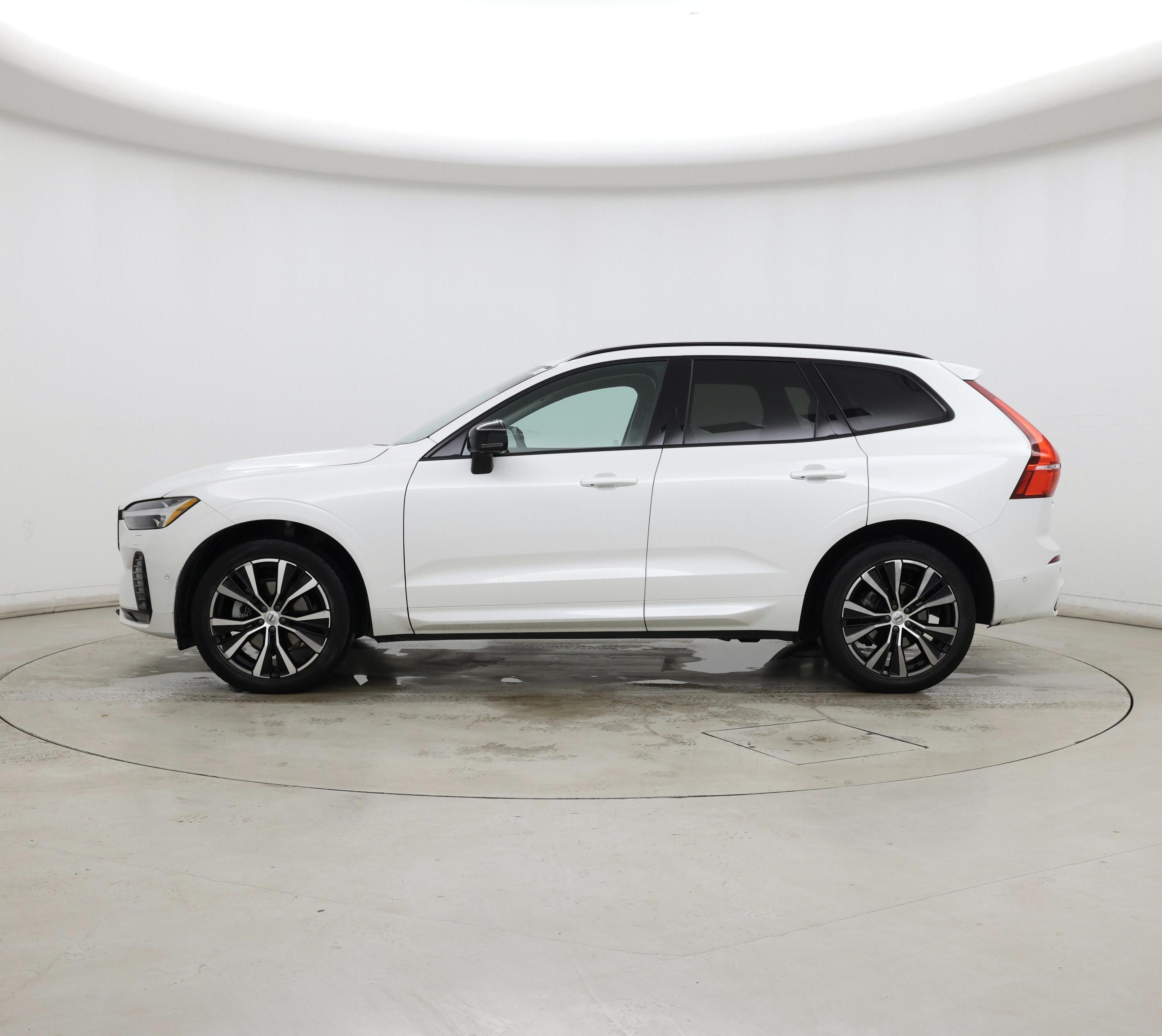 Thumbnail: 2024 Volvo XC60 - 3