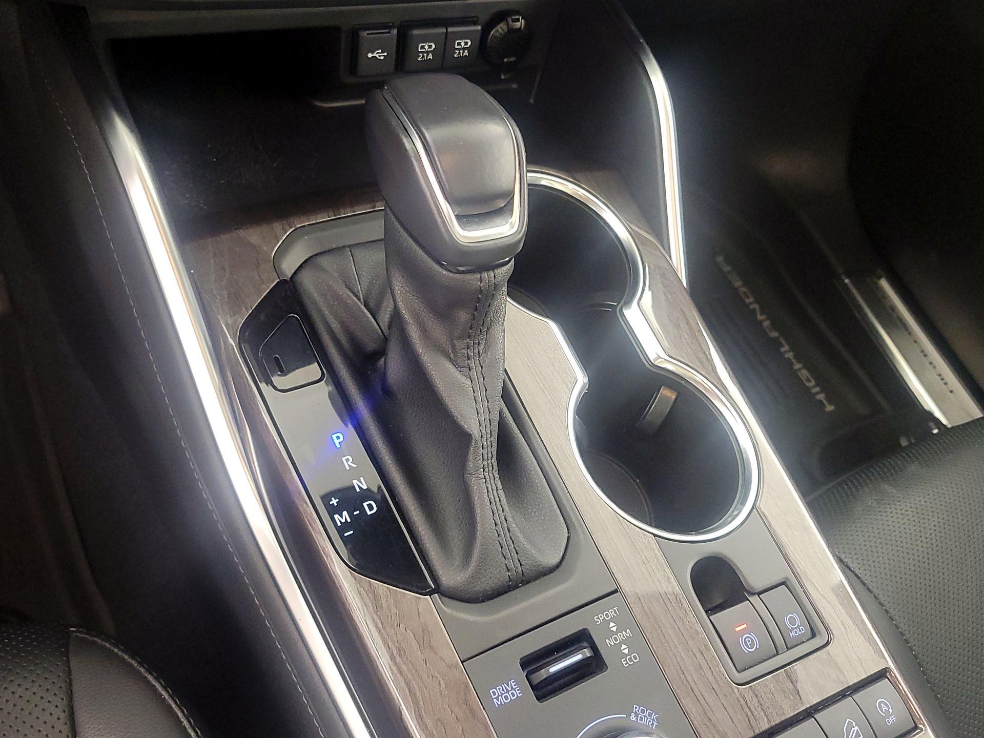 Thumbnail: 2020 Toyota Highlander - 18