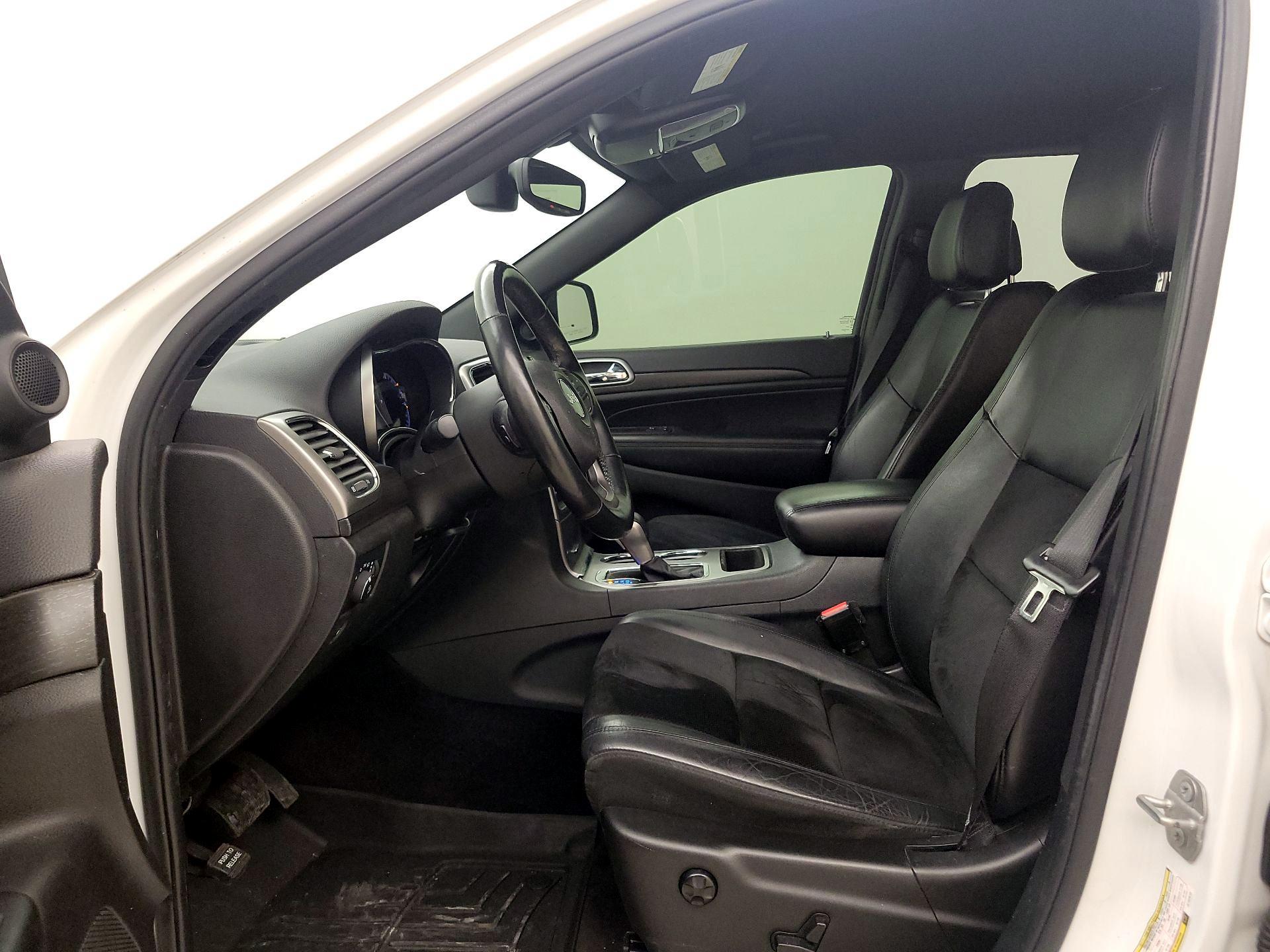 Thumbnail: 2018 Jeep Grand Cherokee - 11