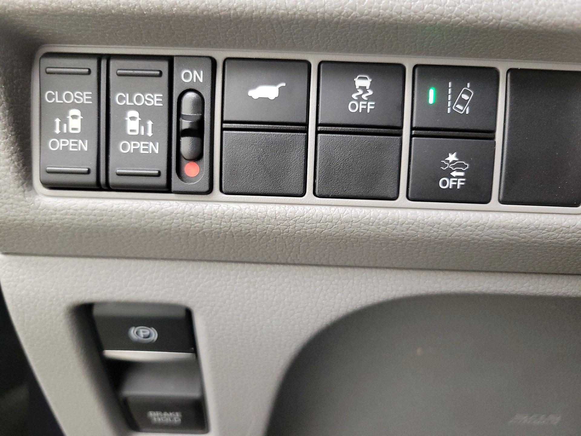 Thumbnail: 2019 Honda Odyssey - 13