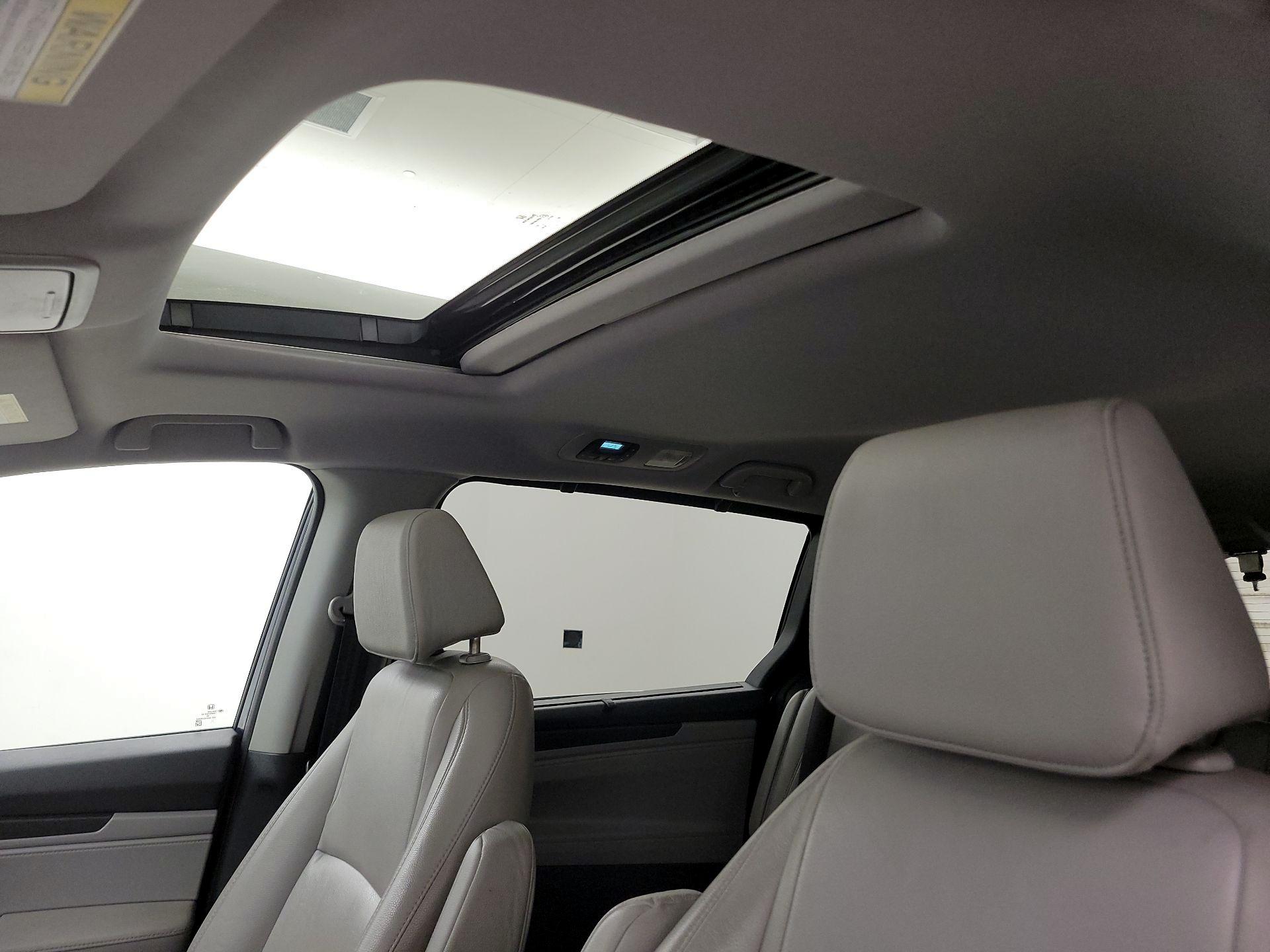 Thumbnail: 2019 Honda Odyssey - 18