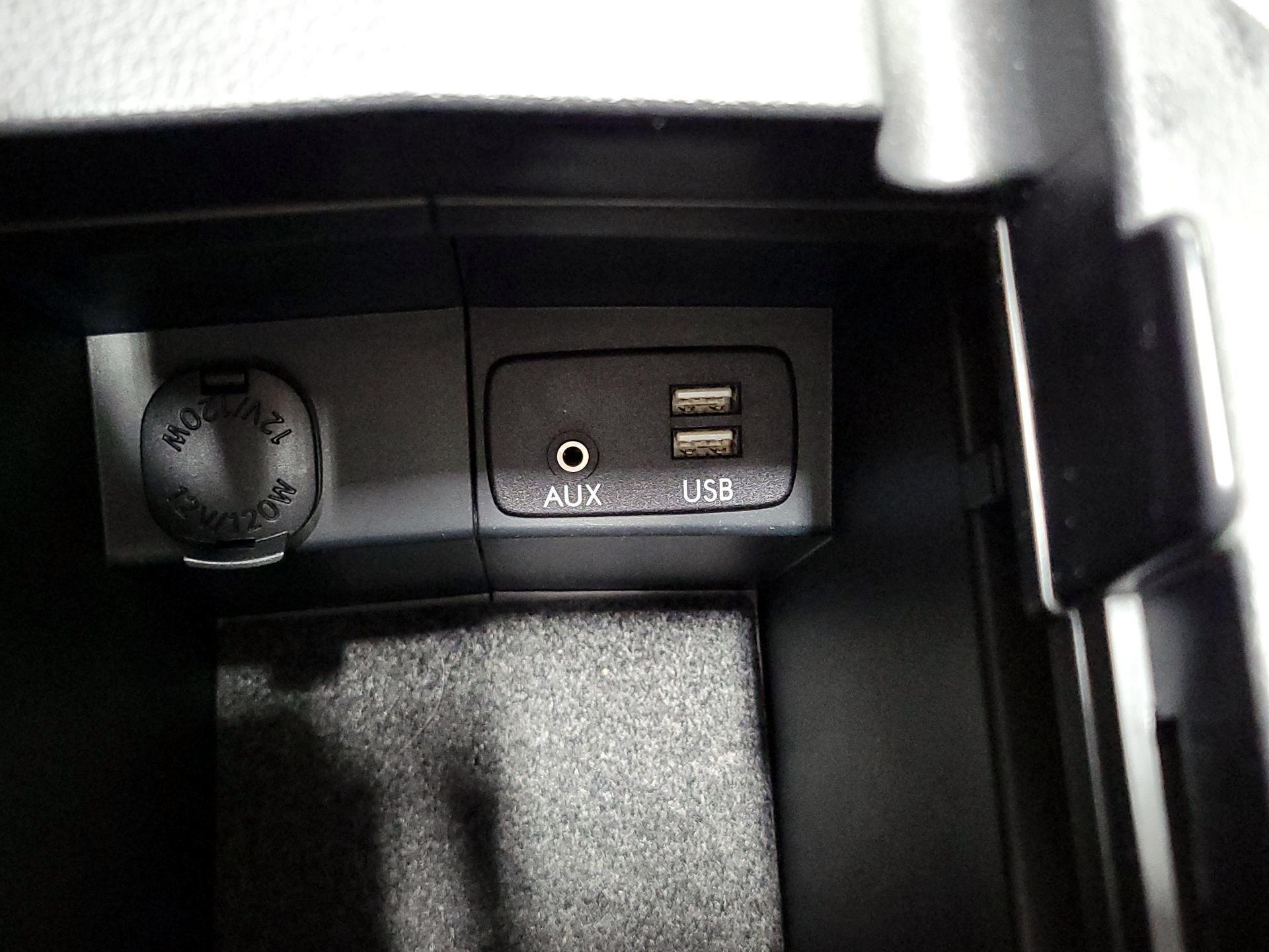 Thumbnail: 2016 Subaru Forester - 16