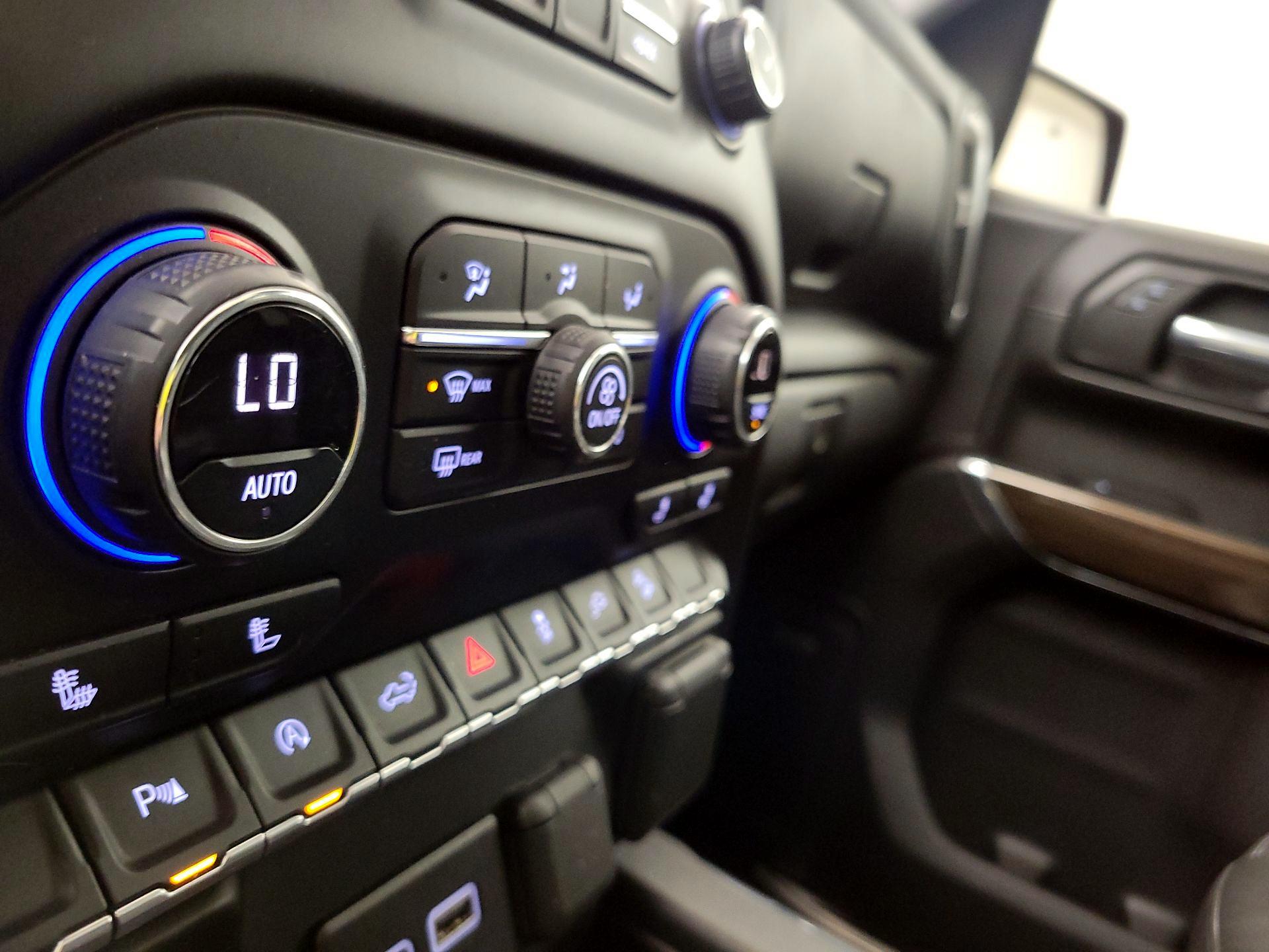 Thumbnail: 2020 Chevrolet Silverado 1500 - 16