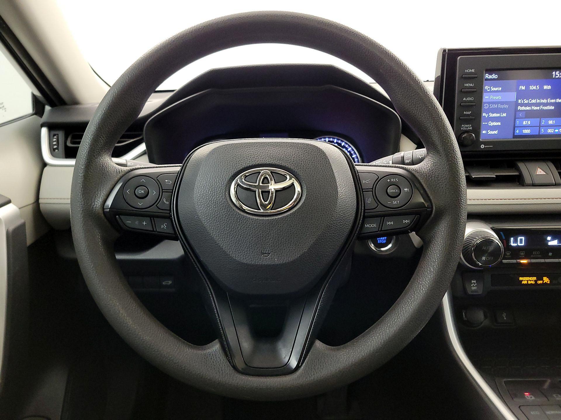 Thumbnail: 2022 Toyota RAV4 - 10