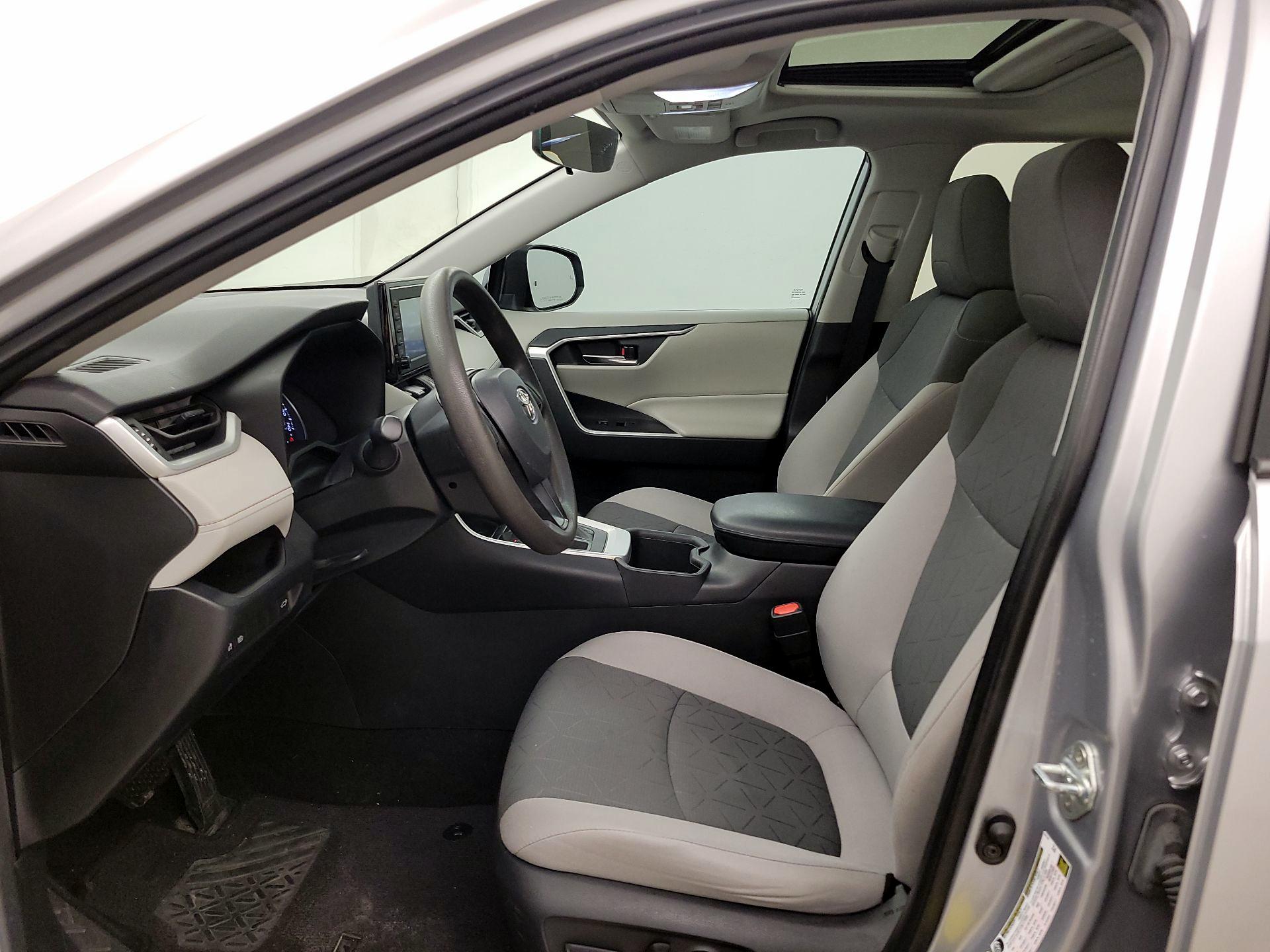 Thumbnail: 2022 Toyota RAV4 - 11