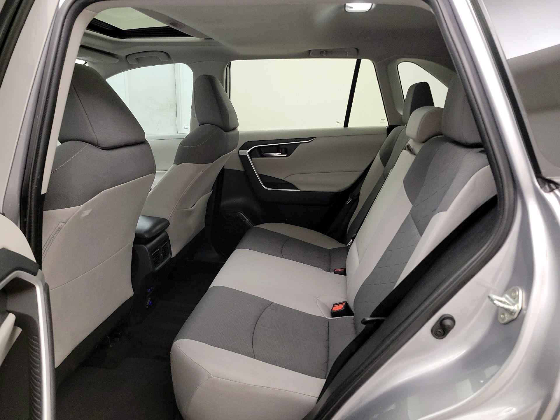 Thumbnail: 2022 Toyota RAV4 - 20