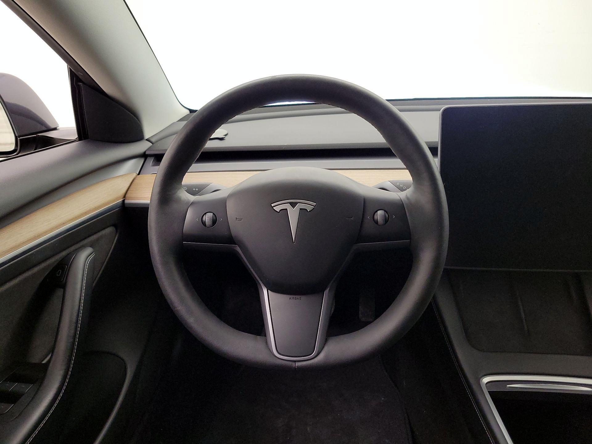 Thumbnail: 2021 Tesla Model 3 - 10